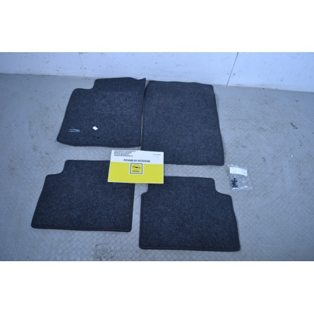 Set completo di tappetini Opel Vectra C Dal 2002 al 2008 Cod EU118999  1660819959662