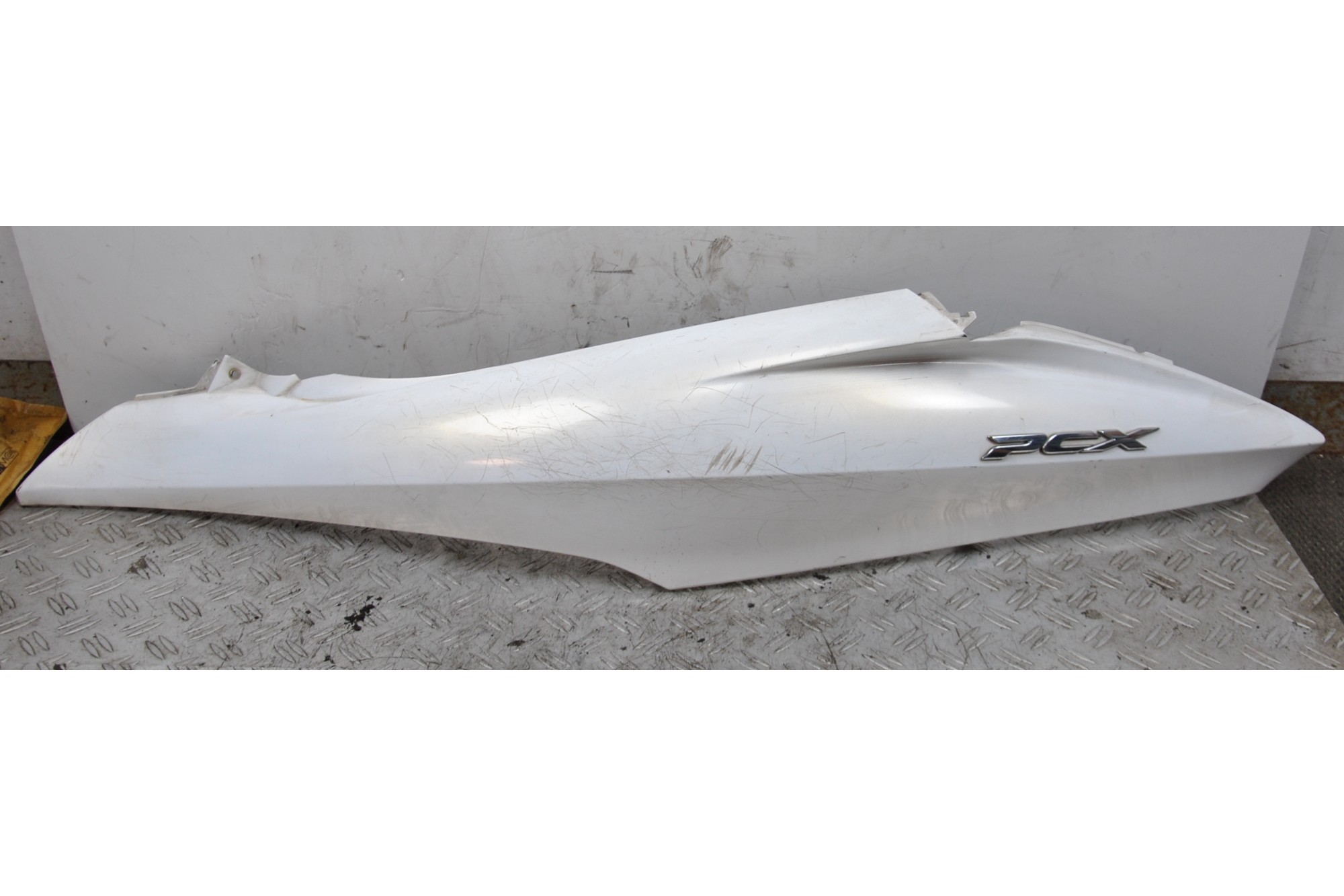 Carena Fianchetto Posteriore Laterale Sinistro Honda PCX 125 / 150 dal 2009 al 2016  1662390438697