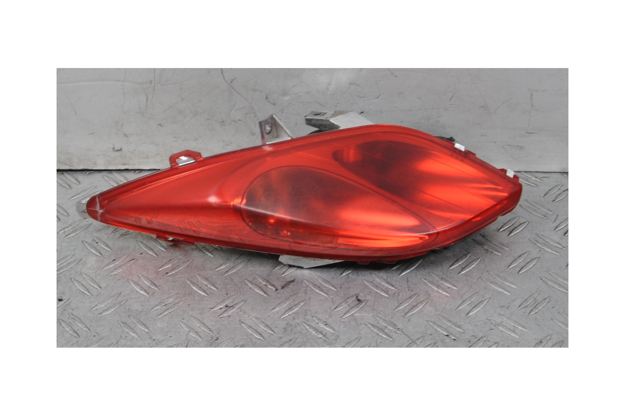 Faro Fanale Stop SX Yamaha Xmax X-max 250 dal 2010 al 2013  1664354674899