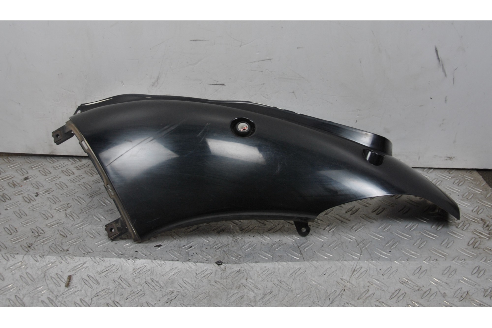 Carena Fianchetto Laterale Posteriore SX Honda Chiocciola @ 150 dal 2000 al 2006  1664446737662