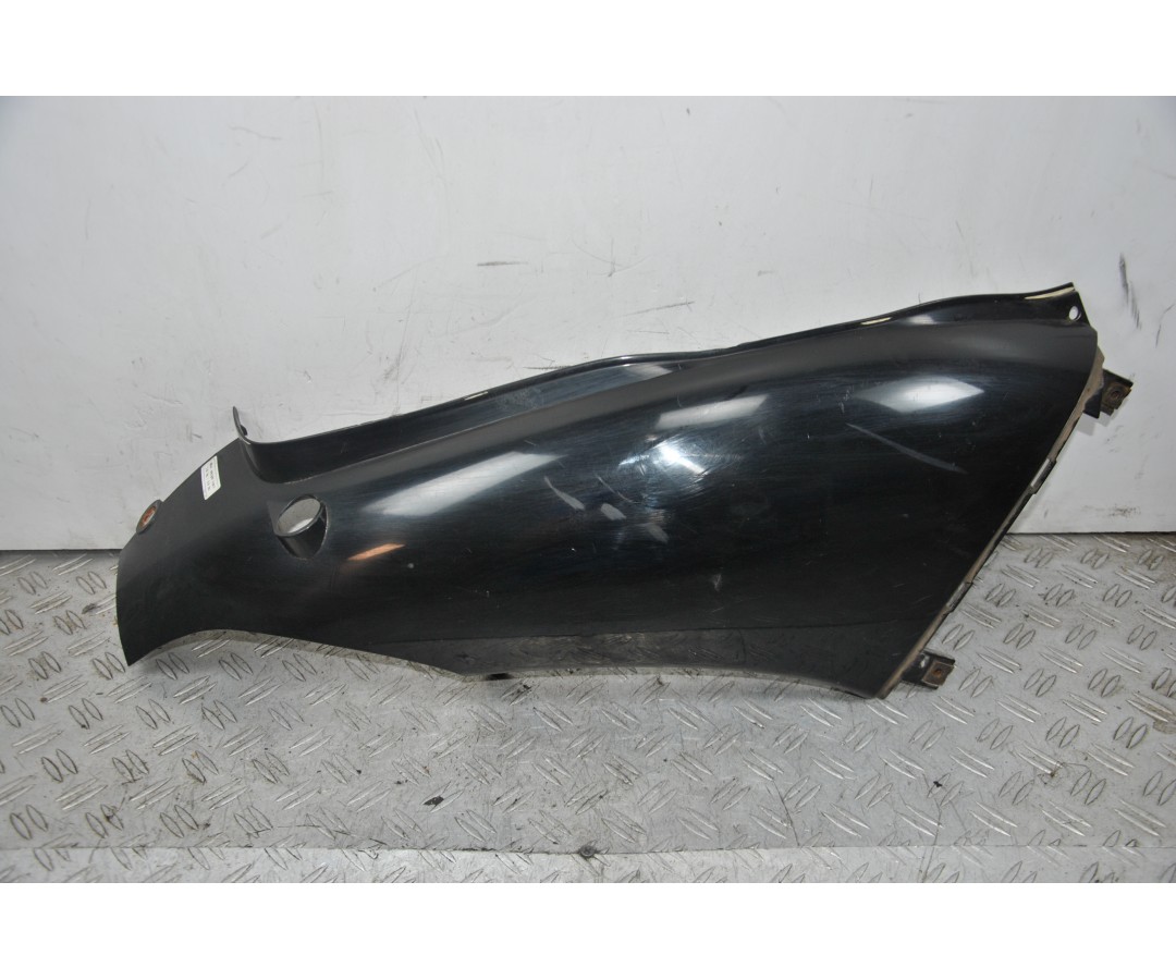 Carena Fianchetto Laterale posteriore Destro Honda Chiocciola @ 150 dal 2000 al 2006  1664790399431