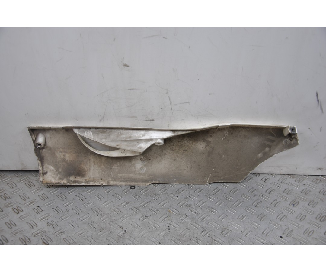 Carena Sottopedana Destra Honda Chiocciola @ 125 / 150 dal 2000 al 2006  1665052811777