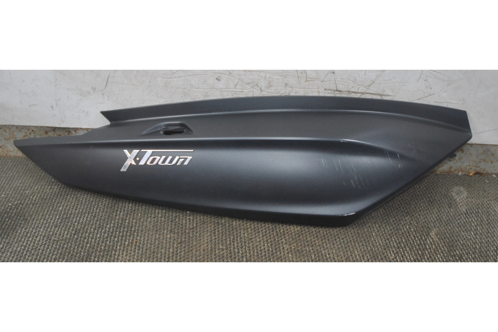 Carena posteriore destra Dx Kymco X-town 125 / 300 Dal 2016 al 2020  2411111137352