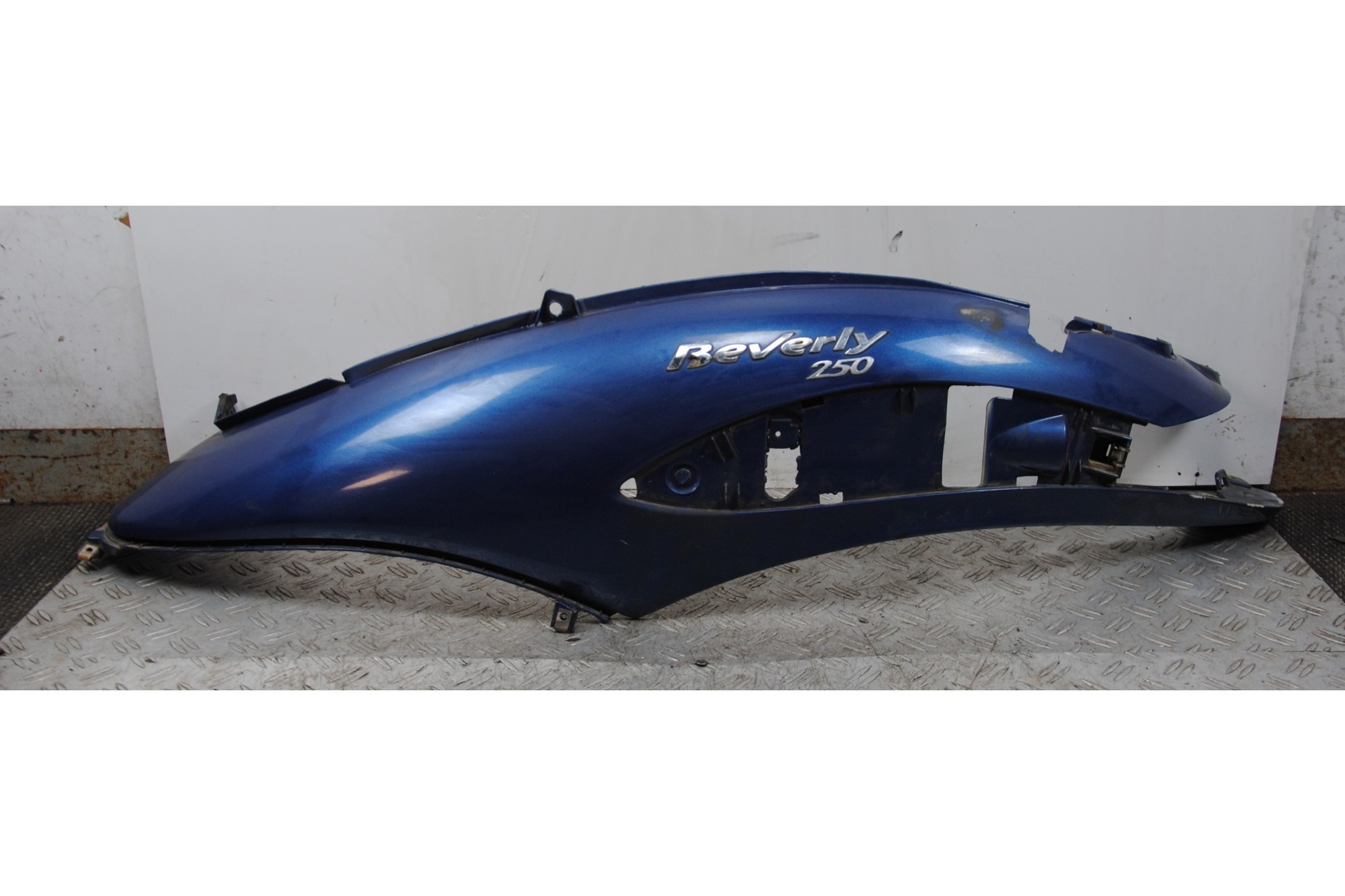 Carena Fianchetto Laterale SX Piaggio Beverly 250 dal 2001 al 2010  1670405665372