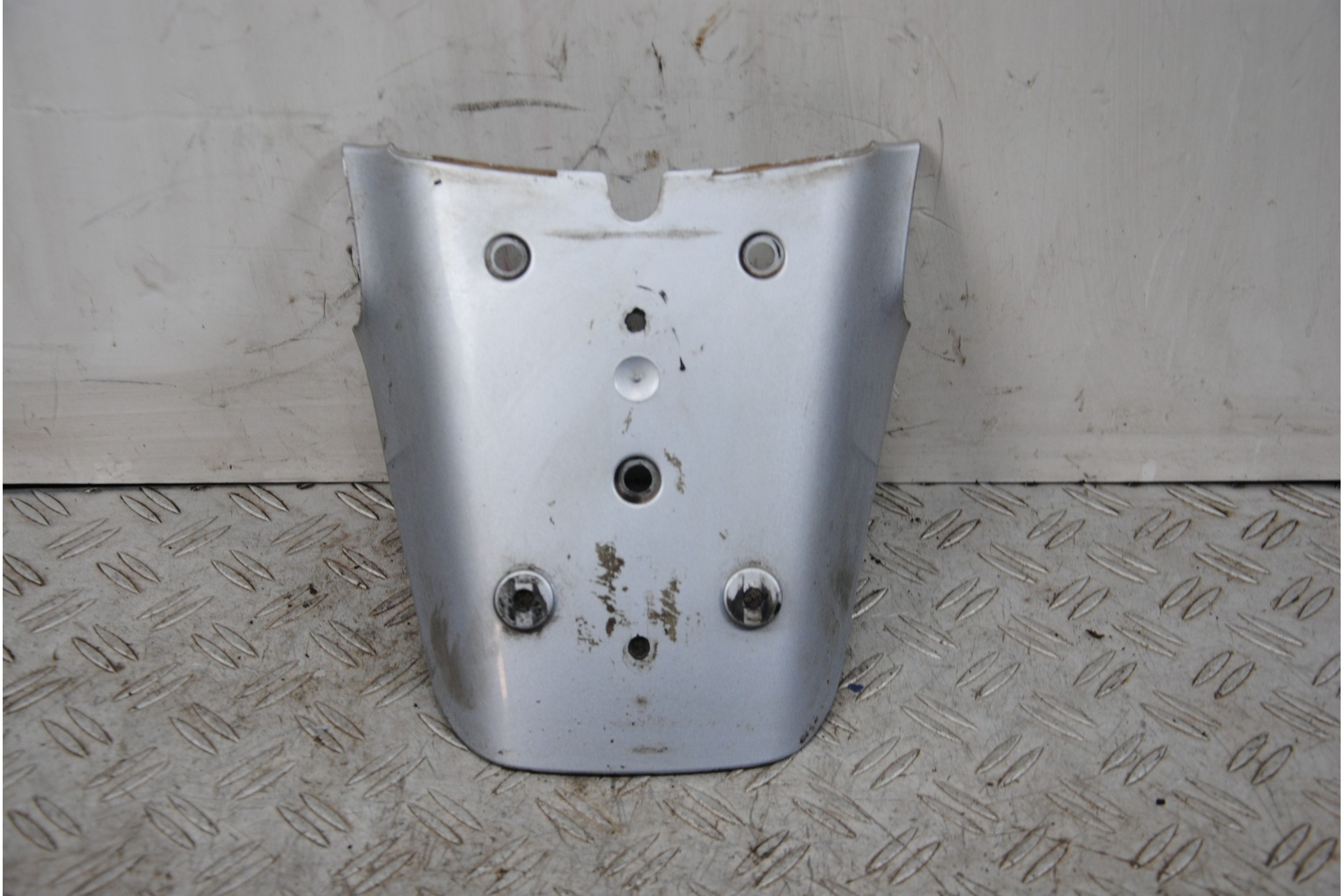 Carena Portatarga Piaggio Vespa GTS 250 Dal 2005 al 2012 COD : 622824  1672216887158