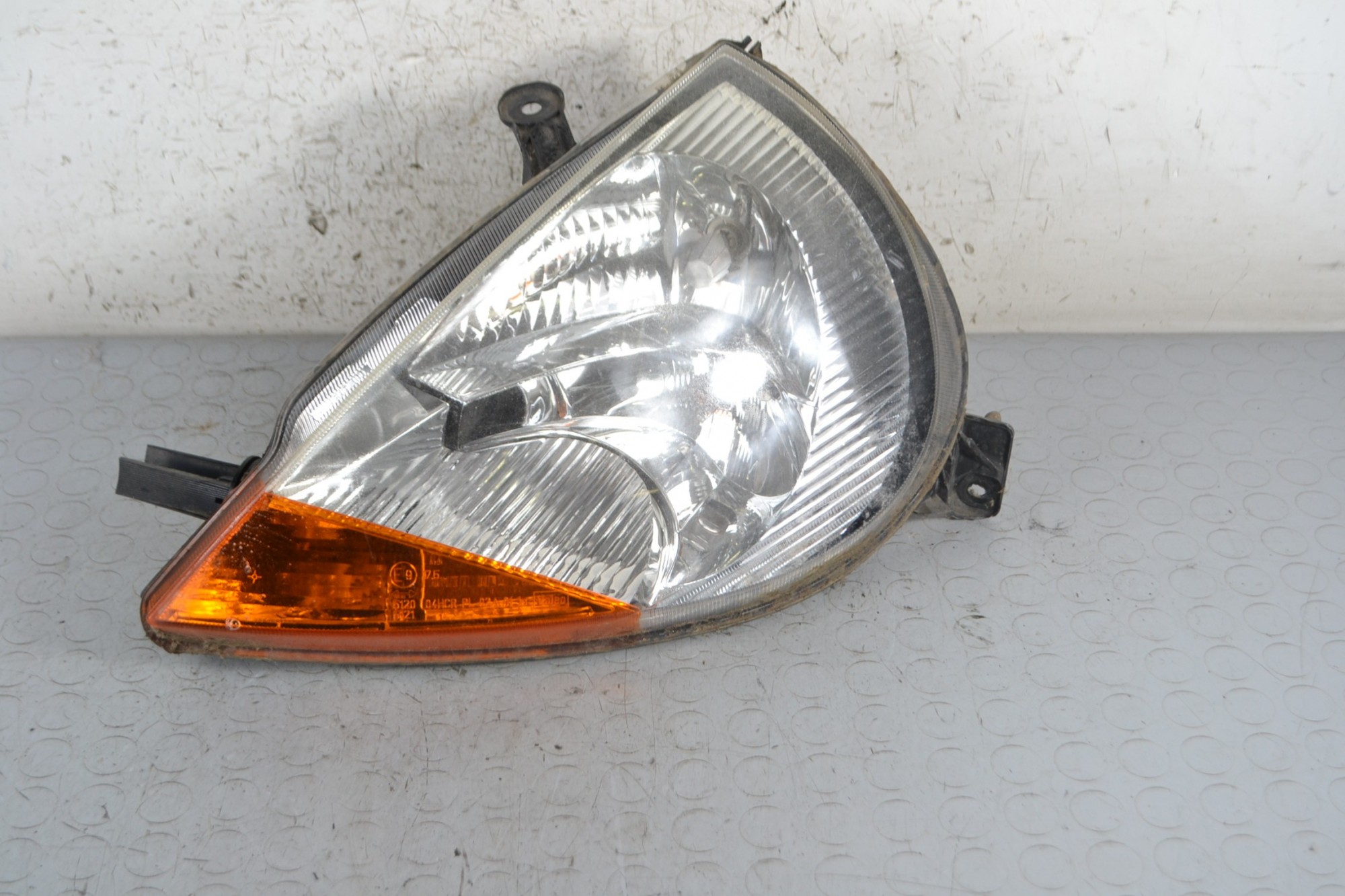 Faro Anteriore SX Ford Ka I dal 1996 al 2008 Cod 67724910  1675077345874