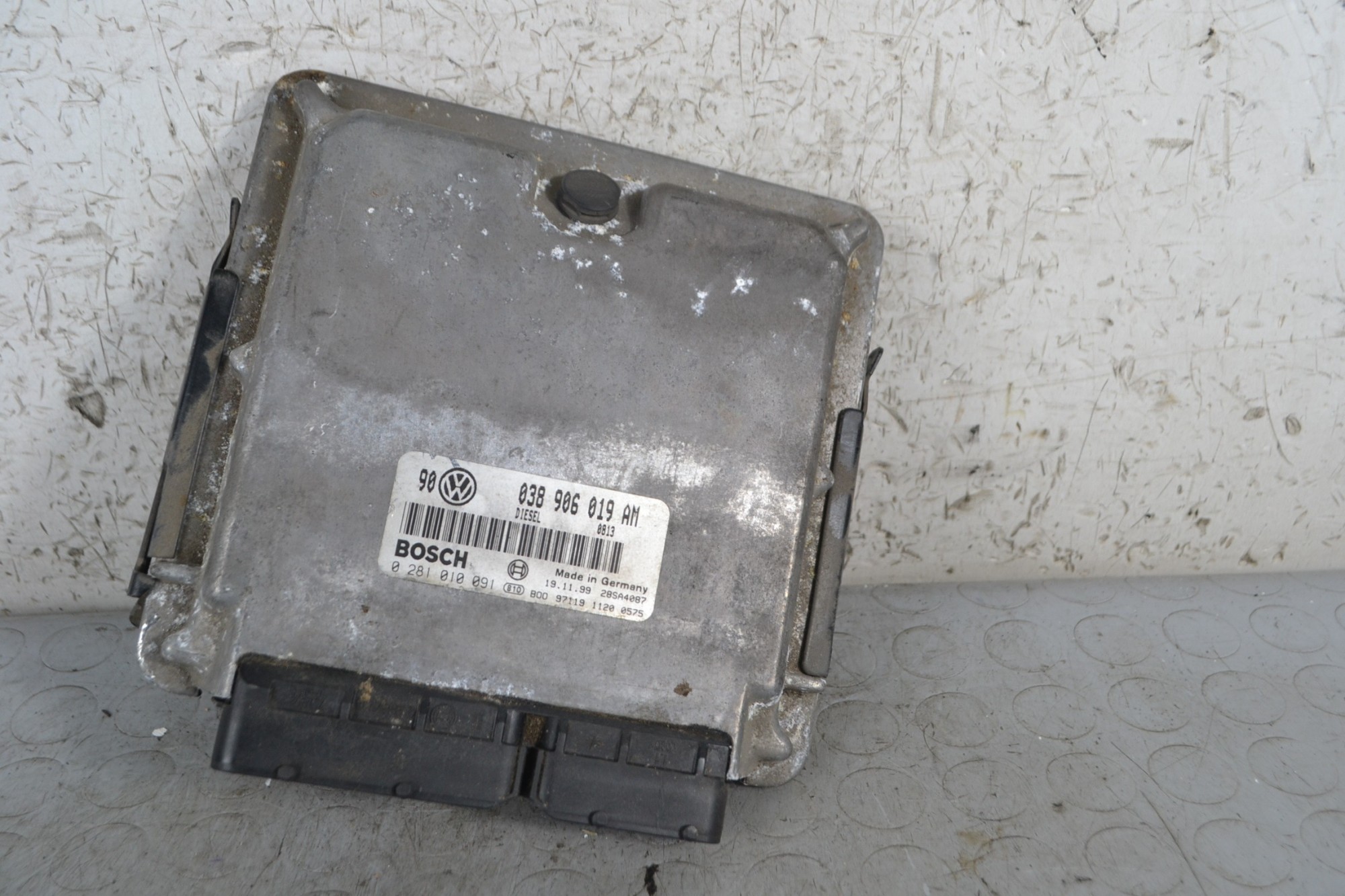 Centralina ECU Volkswagen Golf IV Dal 1997 al 2004 Cod 0281010091  1675264916788