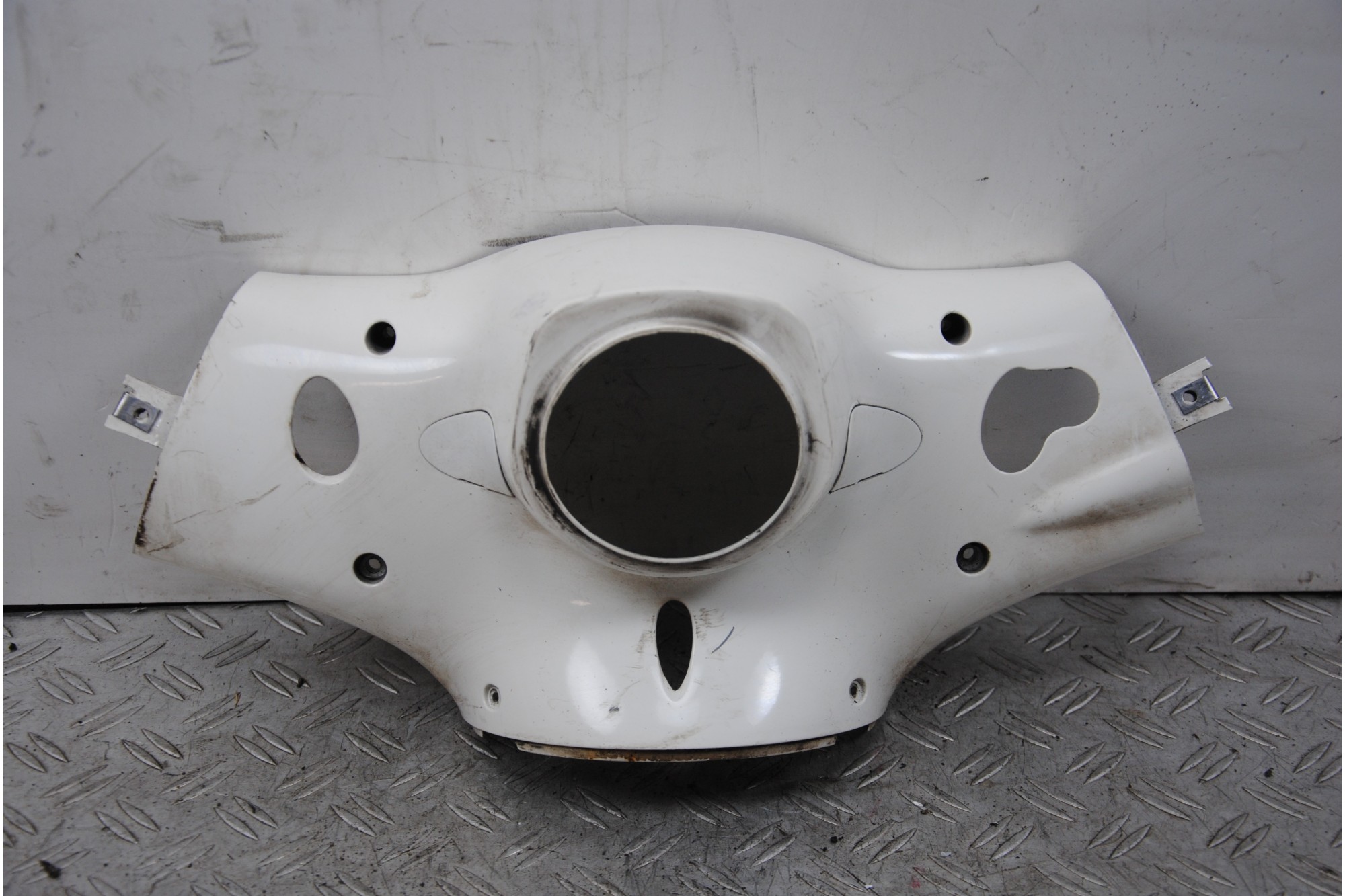 Carena Coprimanubrio Piaggio Vespa 150 Primavera 3V Dal 2014 al 2021  1675436231336