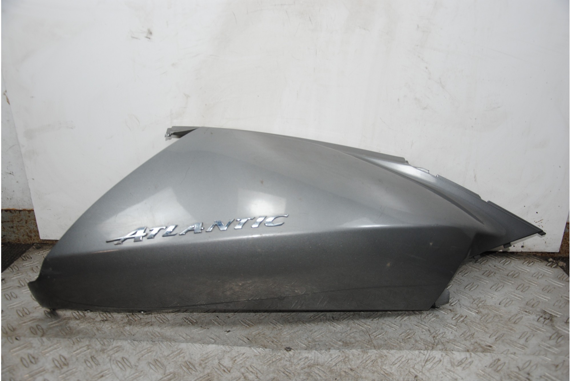 Carena Fianchetto Posteriore Destra DX Aprilia Atlantic 200 Dal 2002 al 2011  1676996439392