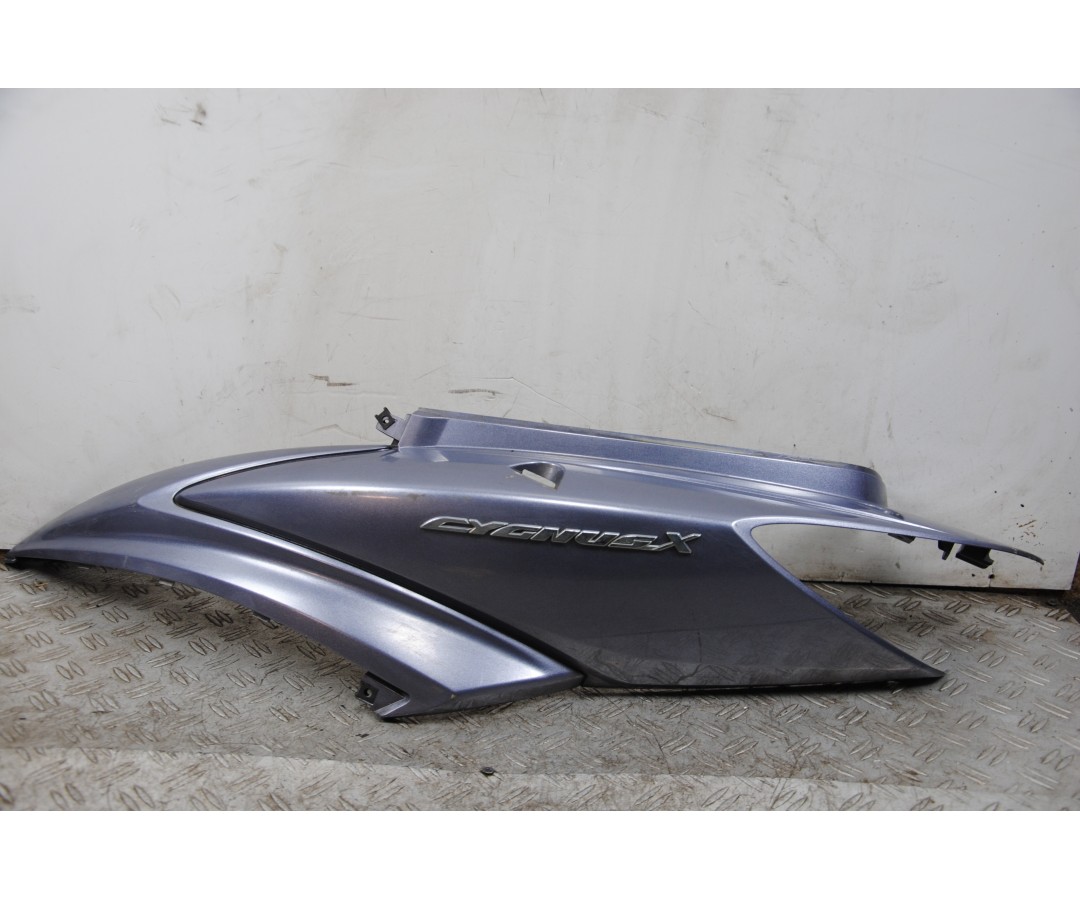 Carena Fianchetto Posteriore SX Yamaha Cygnus X 125 Dal 2006 al 2013  1677572350124