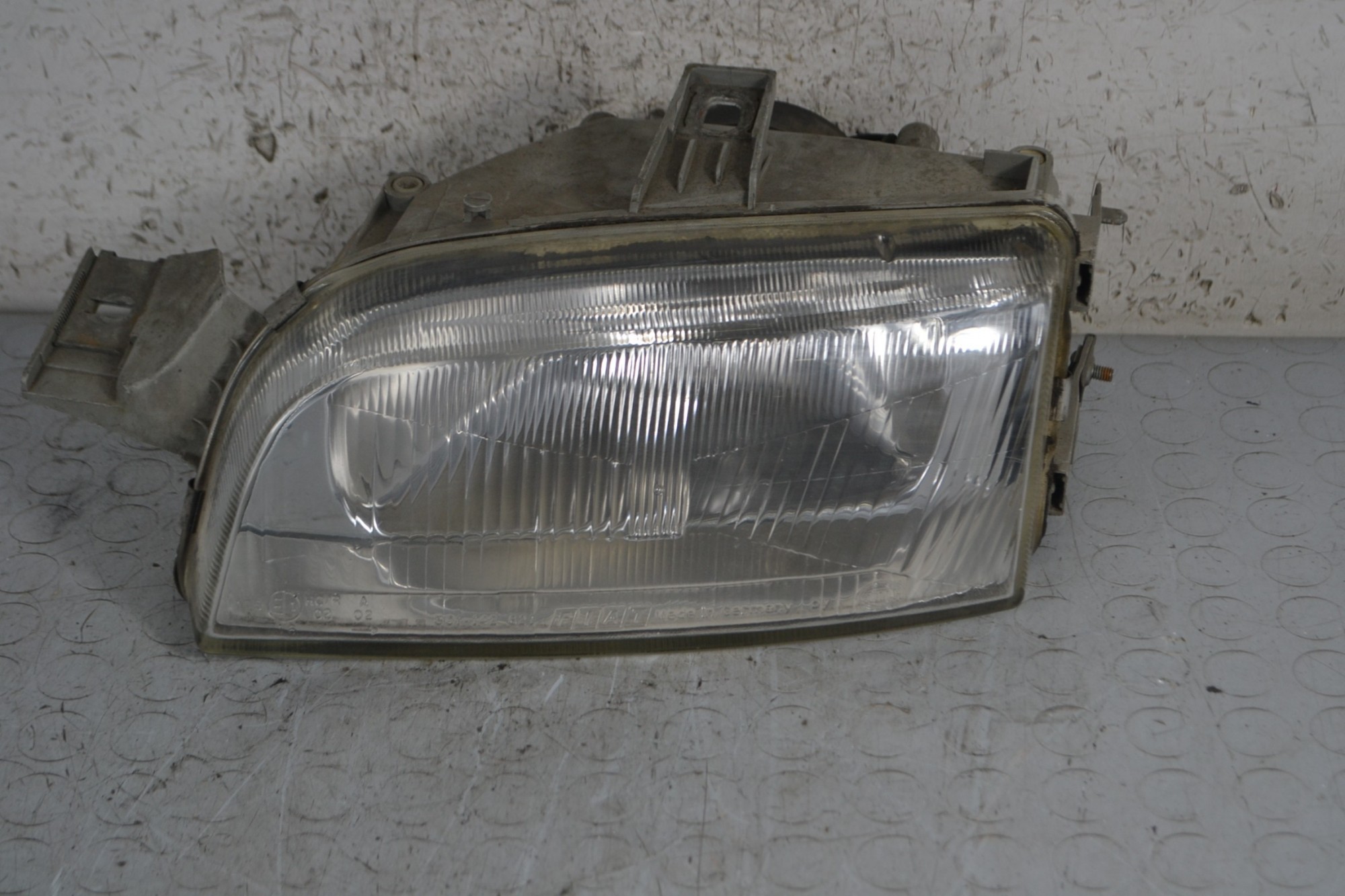 Faro fanale anteriore SX Fiat Punto 176 Dal 1993 al 1999 Cod L142597-00  1678117964905