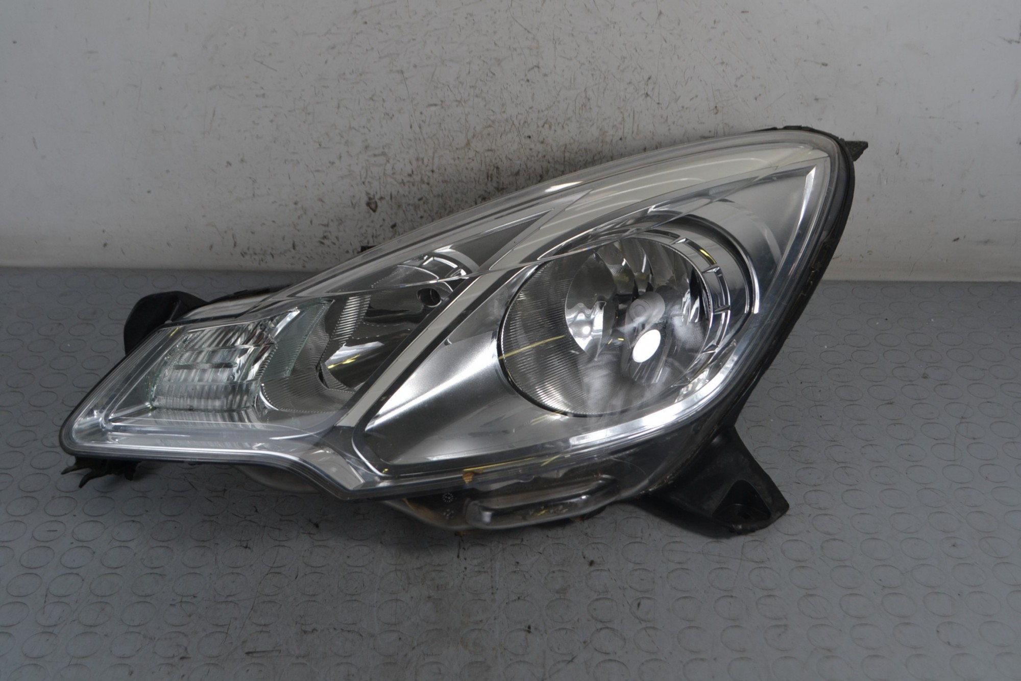 Faro Anteriore SX Citroen C3 II dal 2009 al 2016 Cod vp9pvx-13w030-af  1678359069277