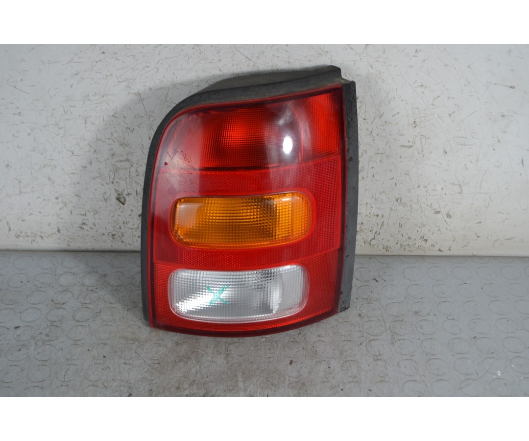 Fanale stop posteriore DX Nissan Micra K11 Dal 1992 al 2002  1678787287649