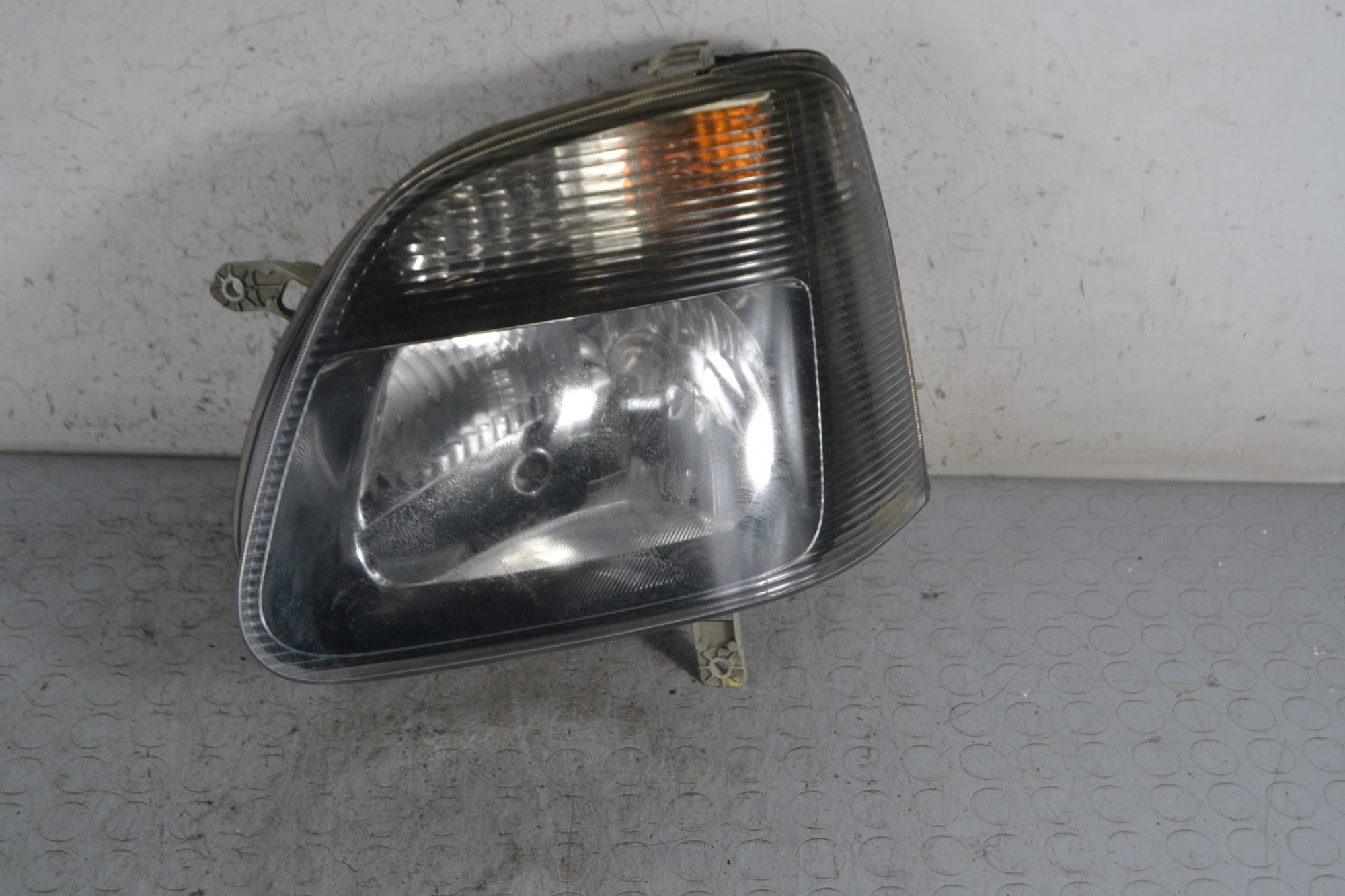 Faro Anteriore SX Opel Agila A dal 2000 al 2007 Cod 93179345  1678809675232