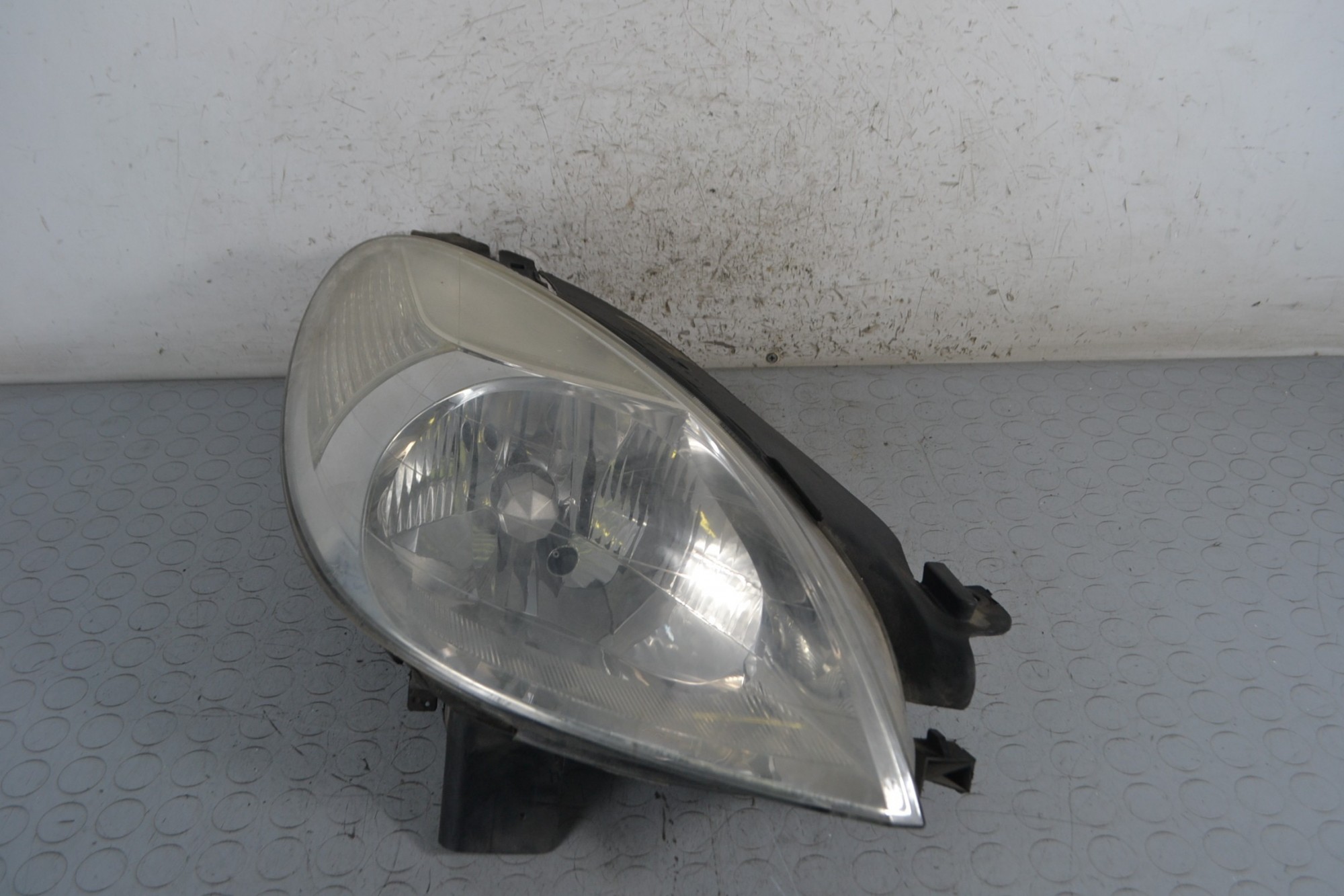 Faro anteriore DX Citroen Xsara Picasso dal 1999 al 2010 Cod 89310180  1678982190959