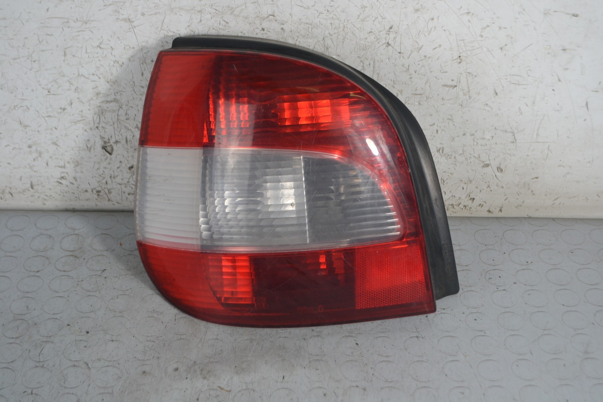 Fanale stop posteriore SX Renault Scenic I Dal 1999 al 2003 Senza portalampada  1679058409944