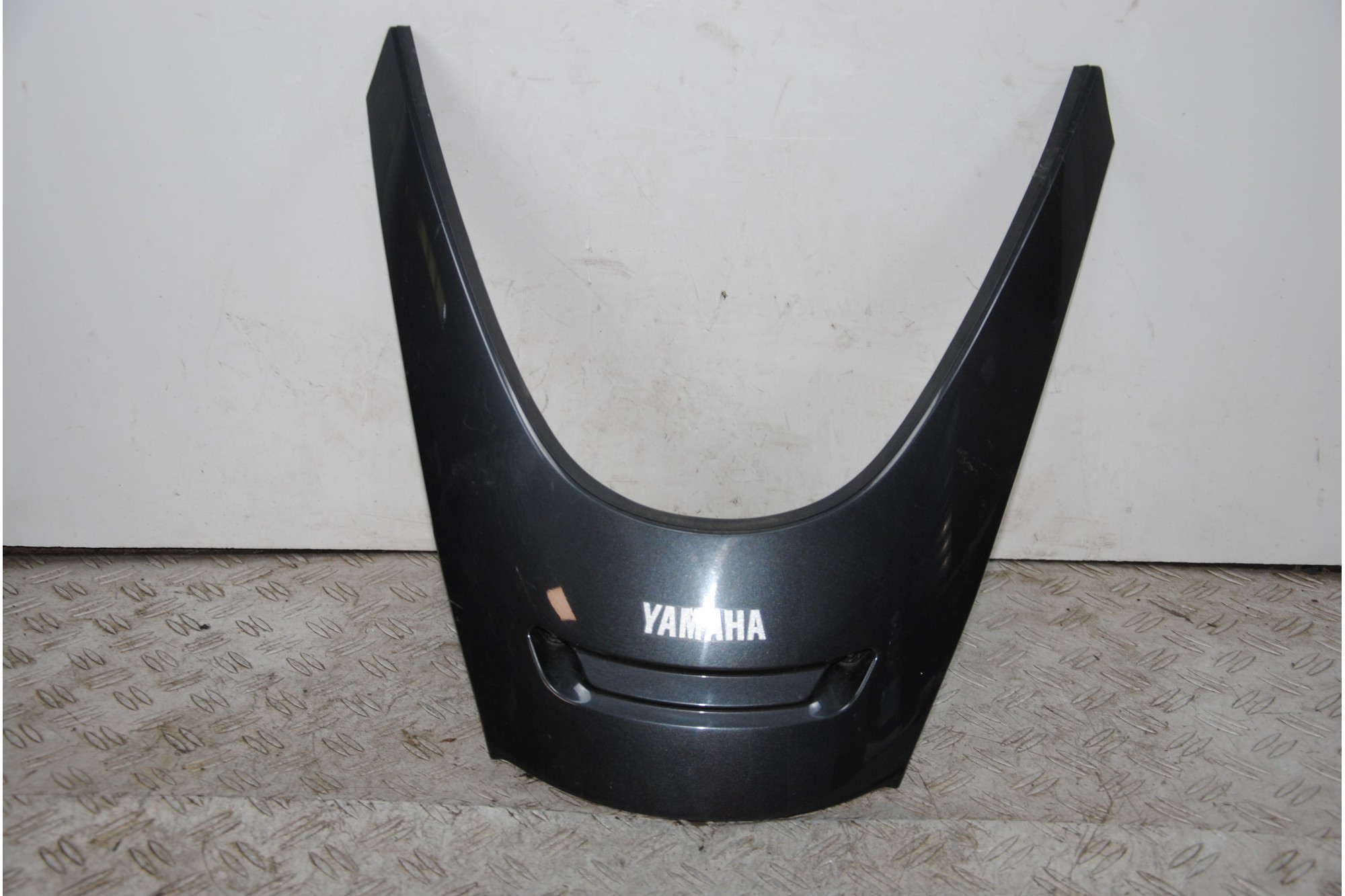 Carena Scudetto Boomerang Anteriore Yamaha Majesty 250 DX dal 1998 al 2002  1679652576479