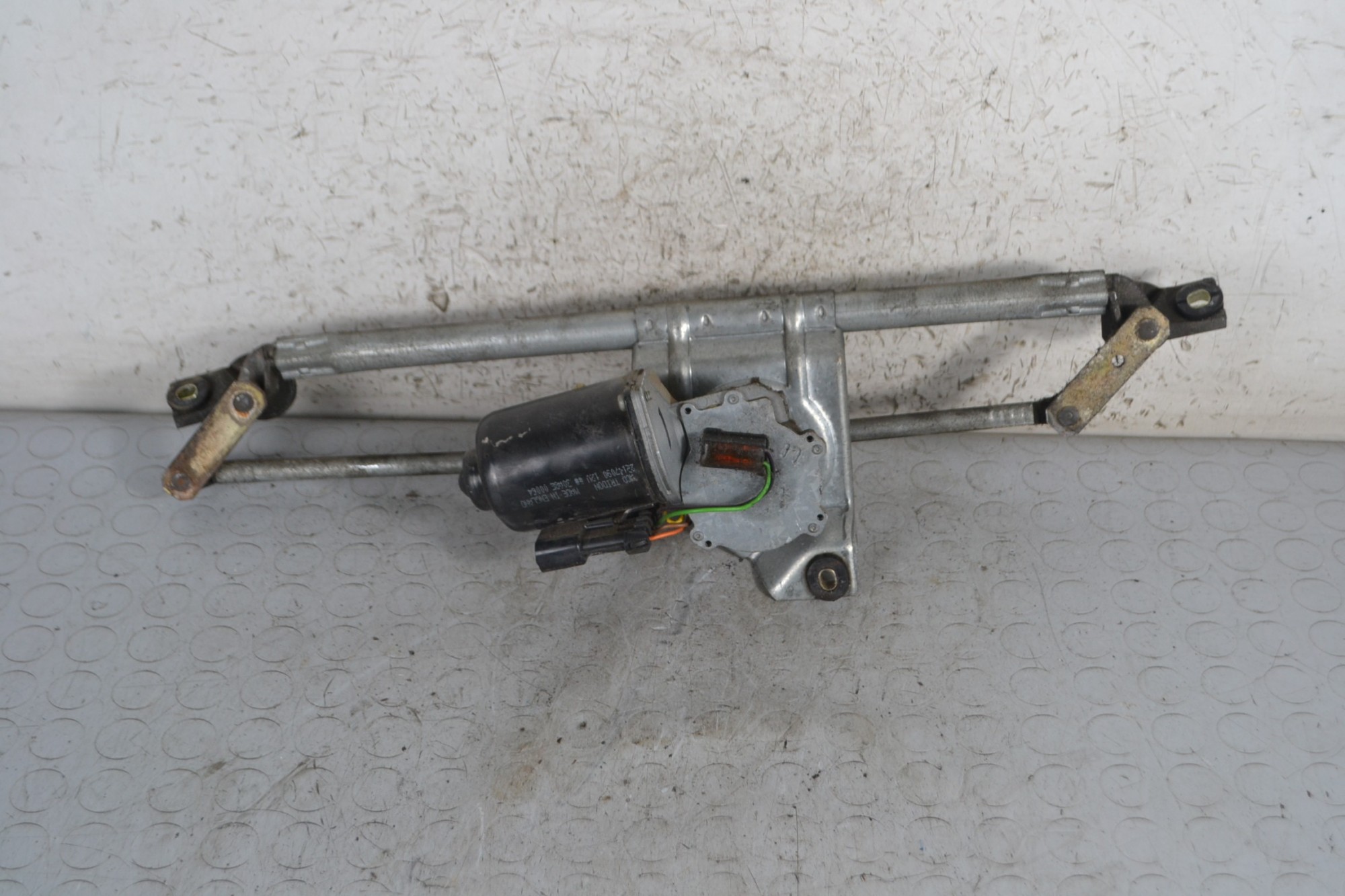 Motorino tergicristalli anteriore Opel Tigra dal 1994 al 2001 Cod 22116327  1679653387968