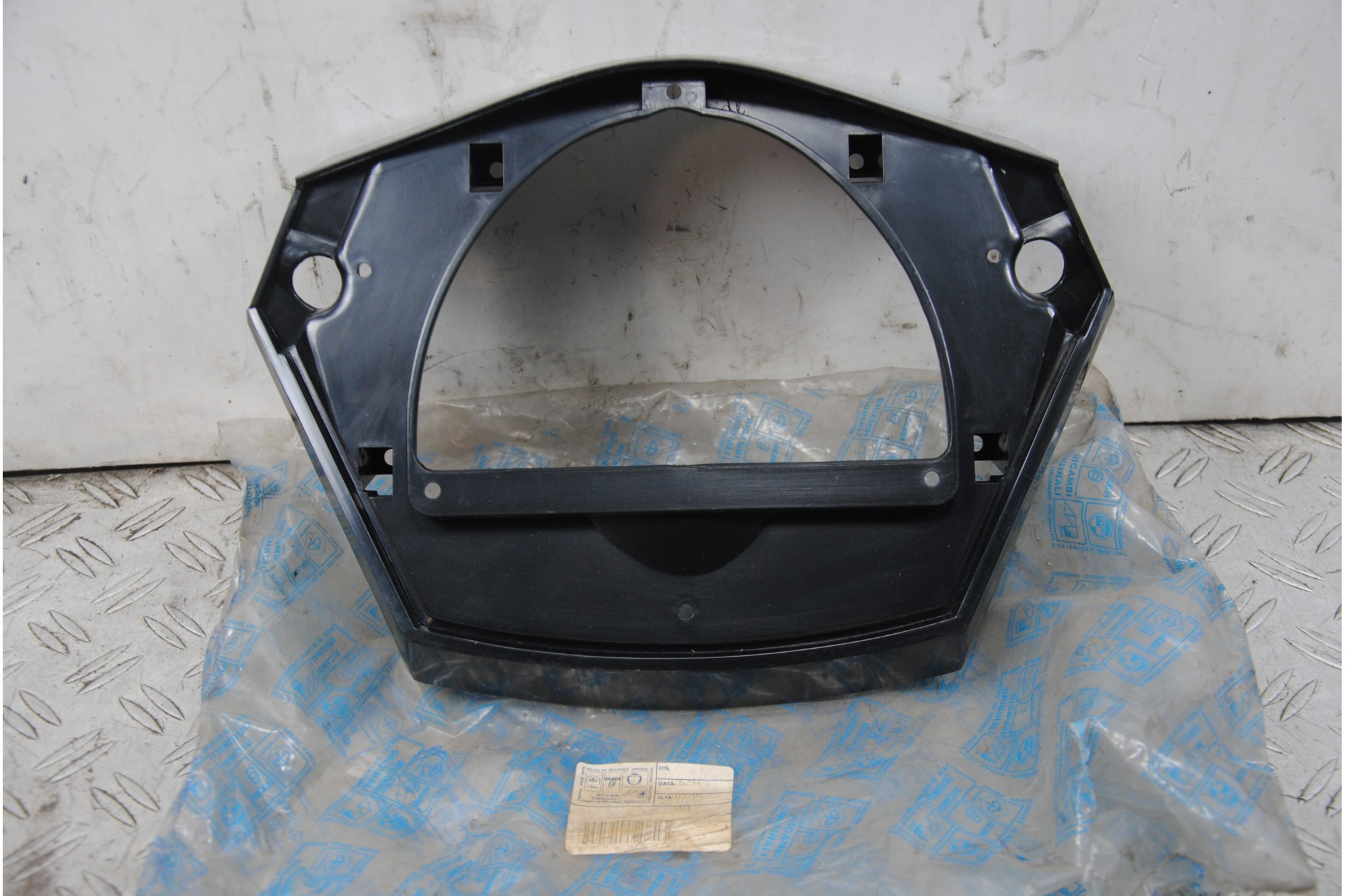 Carena Coprimanubrio portastrumentazione Piaggio Vespa Px 200 Dal 1985 al 2001  1680852404233