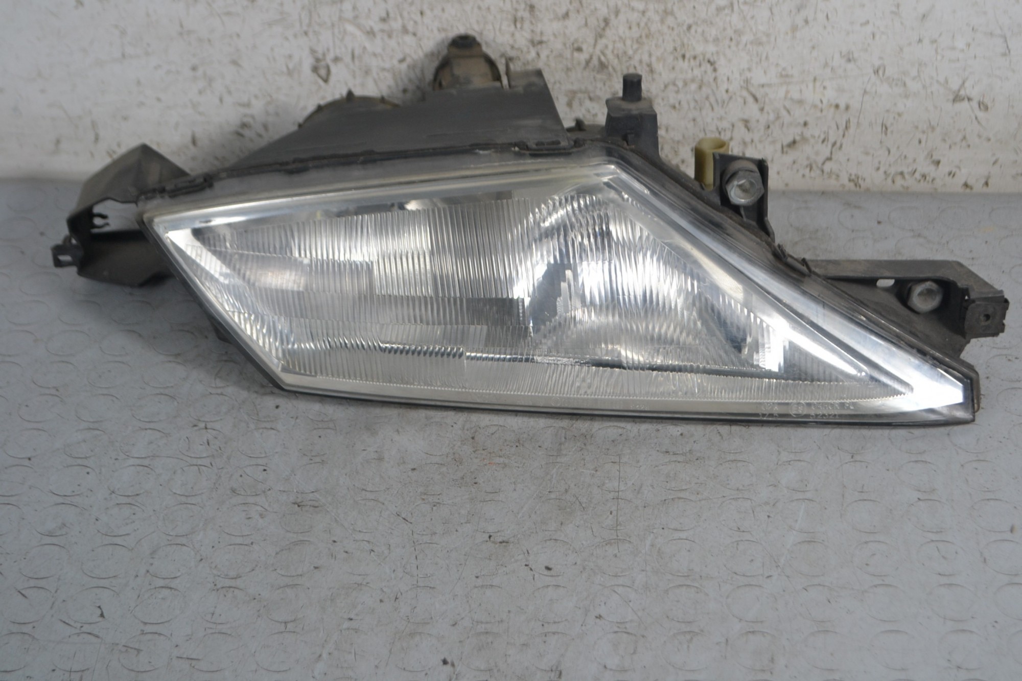 Faro Anteriore DX Lancia Y dal 1995 al 2000 Cod 37120.748  1681802553018