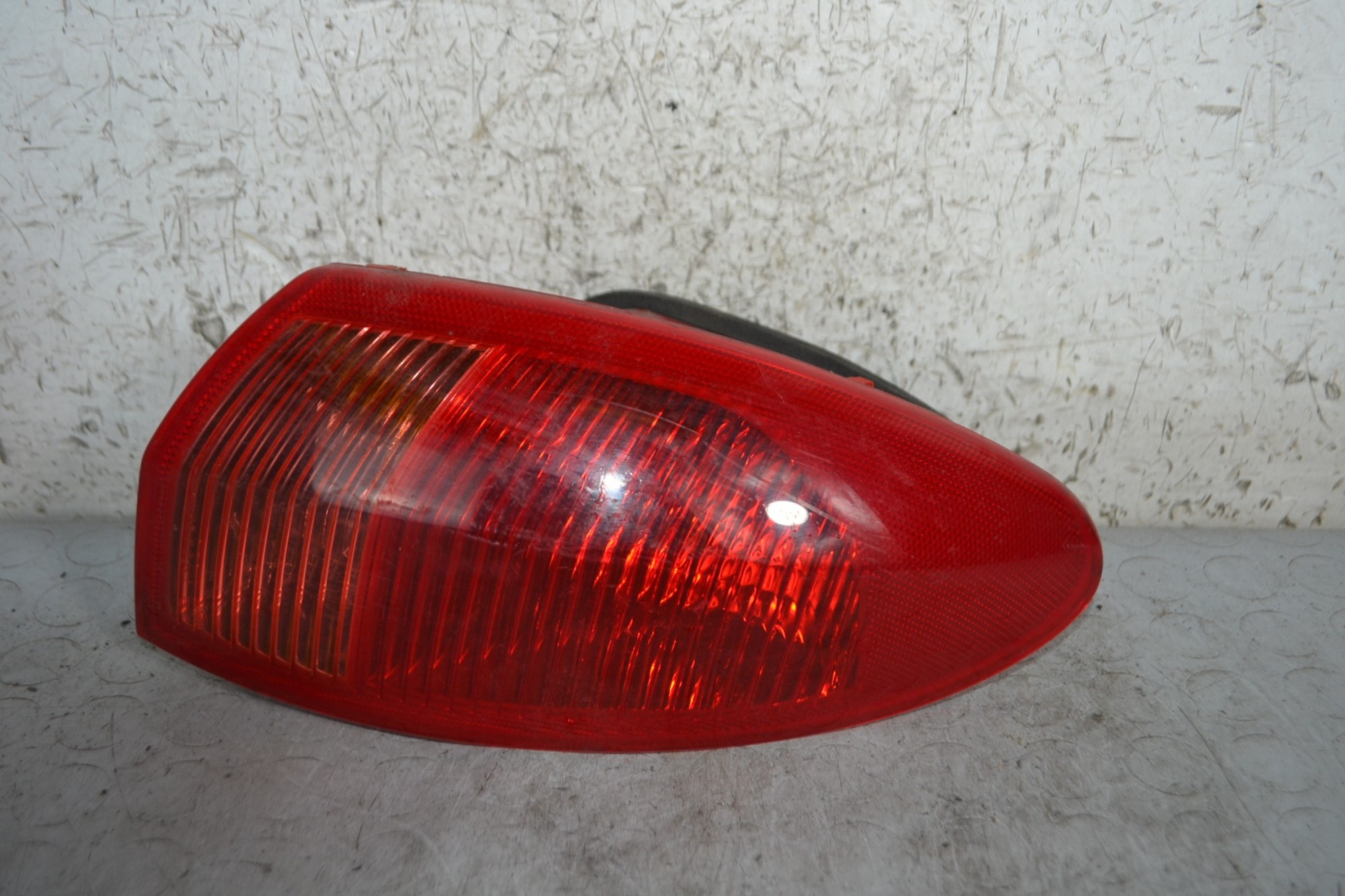 Fanale stop posteriore DX Alfa Romeo 147 Dal 2000 al 2010 Cod 46556347  1681814957873