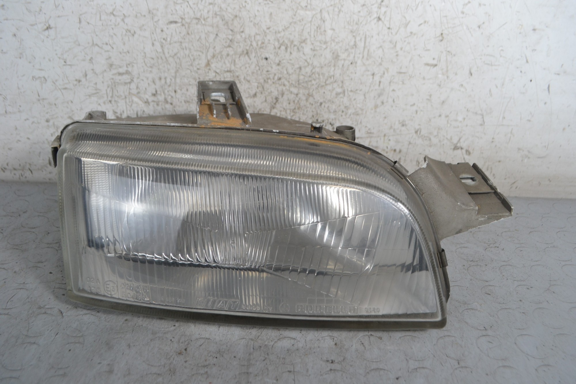 Faro Anteriore DX Fiat Punto dal 1993 al 1999 Cod 46481413  1681831692665