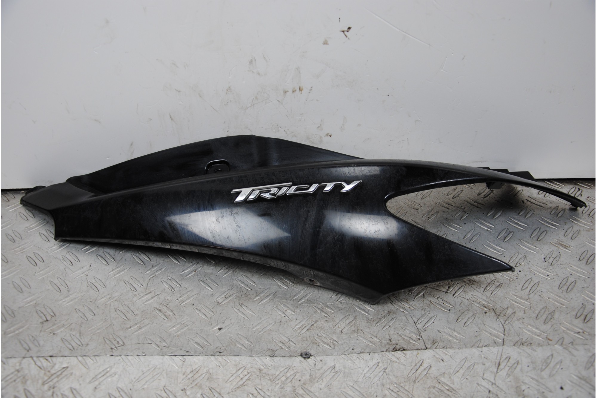 Carena Fianchetto Posteriore DX Yamaha Tricity 125 dal 2014 al 2020  1682496428361