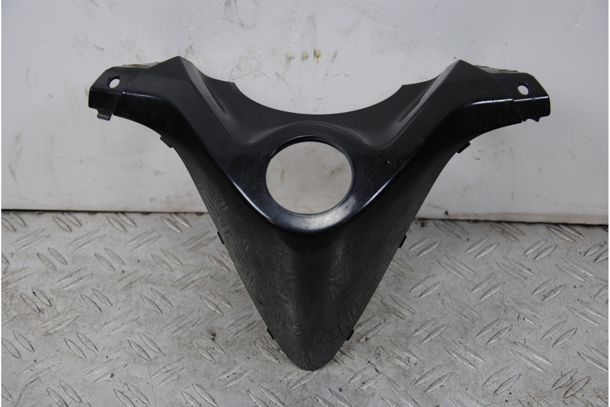 Carena Cornice Retroscudo Yamaha Tricity 125 dal 2014 al 2020 COD : 2CM-F8312-00  1682498191423