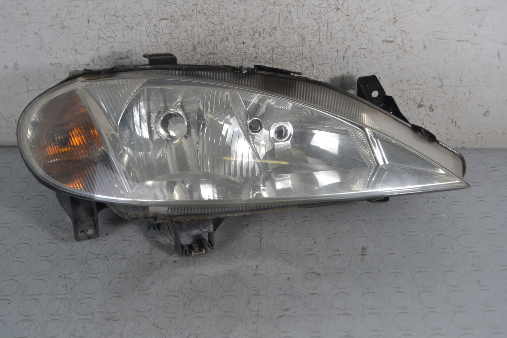 Faro Anteriore DX Renault Megane I dal 1999 al 2003 Cod 7700427870  1682504588575