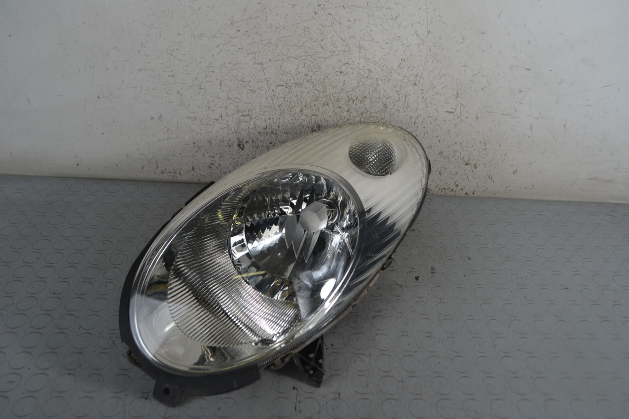 Faro fanale anteriore SX Nissan Micra K12 Dal 2002 al 2010 Cod 89900074  1682512496787