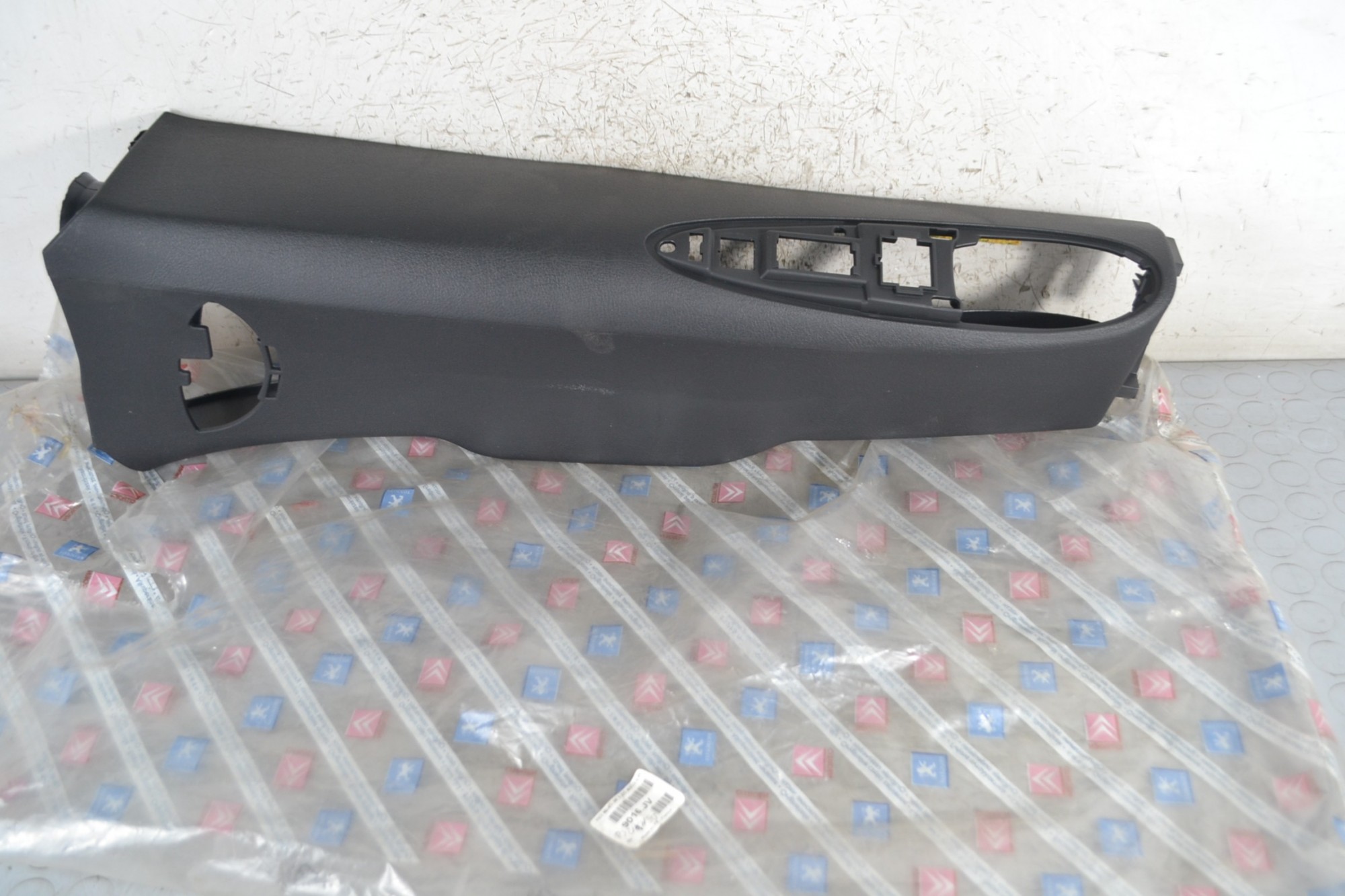 Finitura interna montante anteriore SX Peugeot 807 Dal 2002 al 2014 Cod 8301993  1683550735296