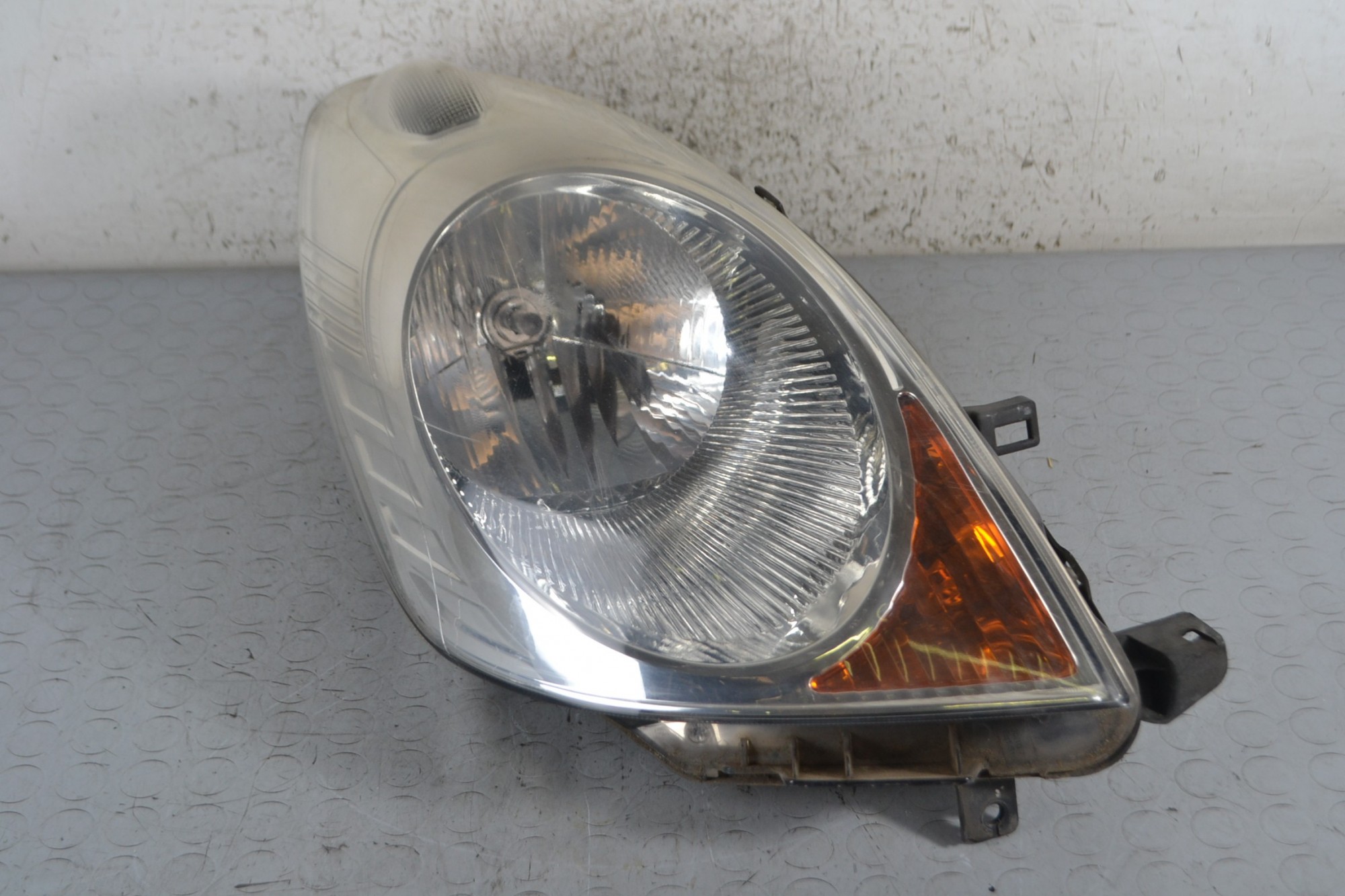 Faro fanale anteriore DX Nissan Note Dal 2004 al 2009 Cod 260109U10A  1684828635225