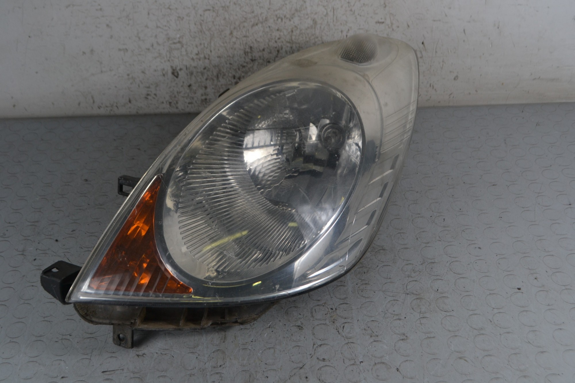 Faro Anteriore SX Nissan Note dal 2004 al 2013 Cod 89902136  1685544860588