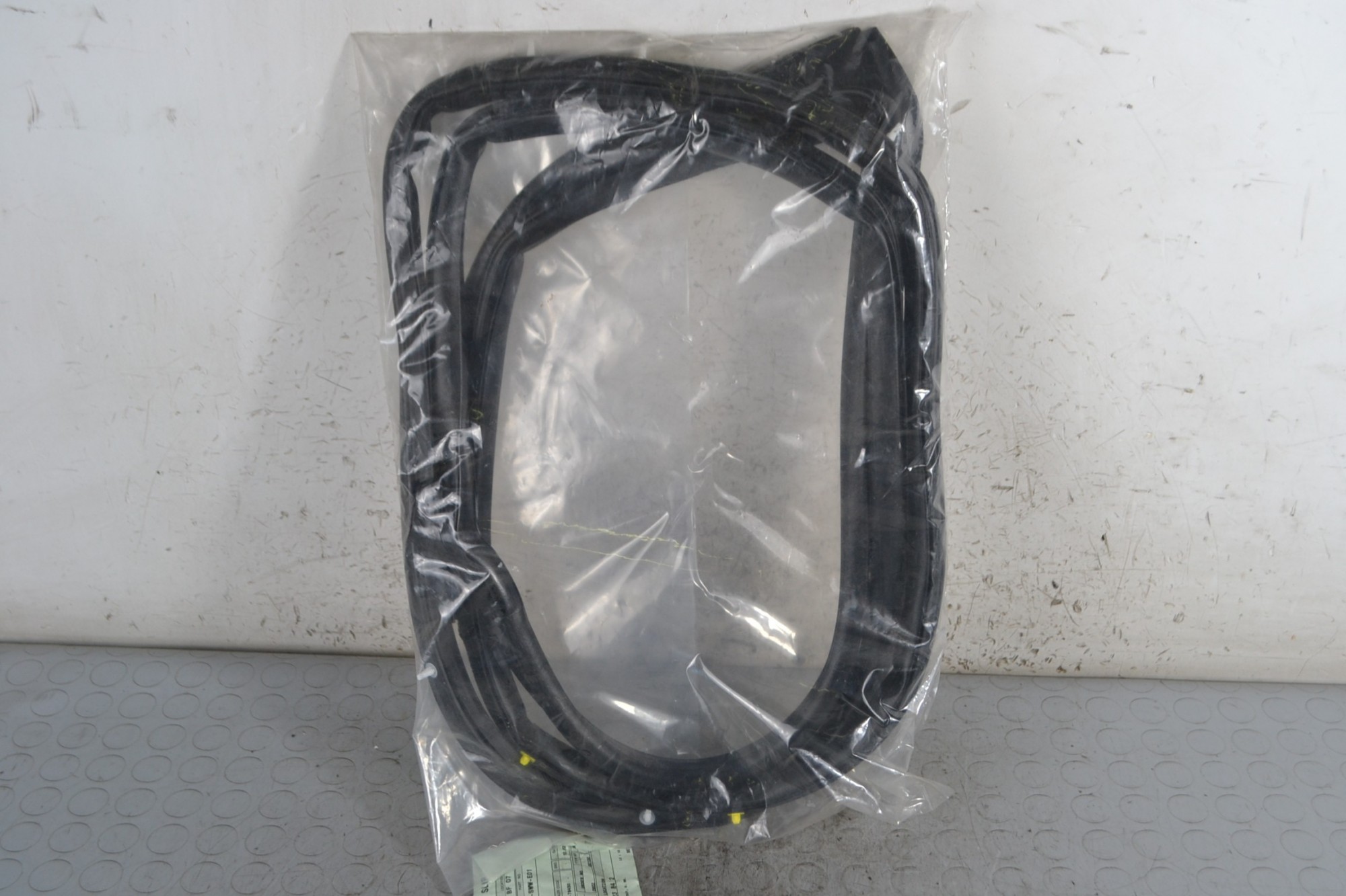 Guarnizione porta posteriore DX Honda CR-V Dal 2002 al 2007 Cod 72810-SWW-E01  1685624184238