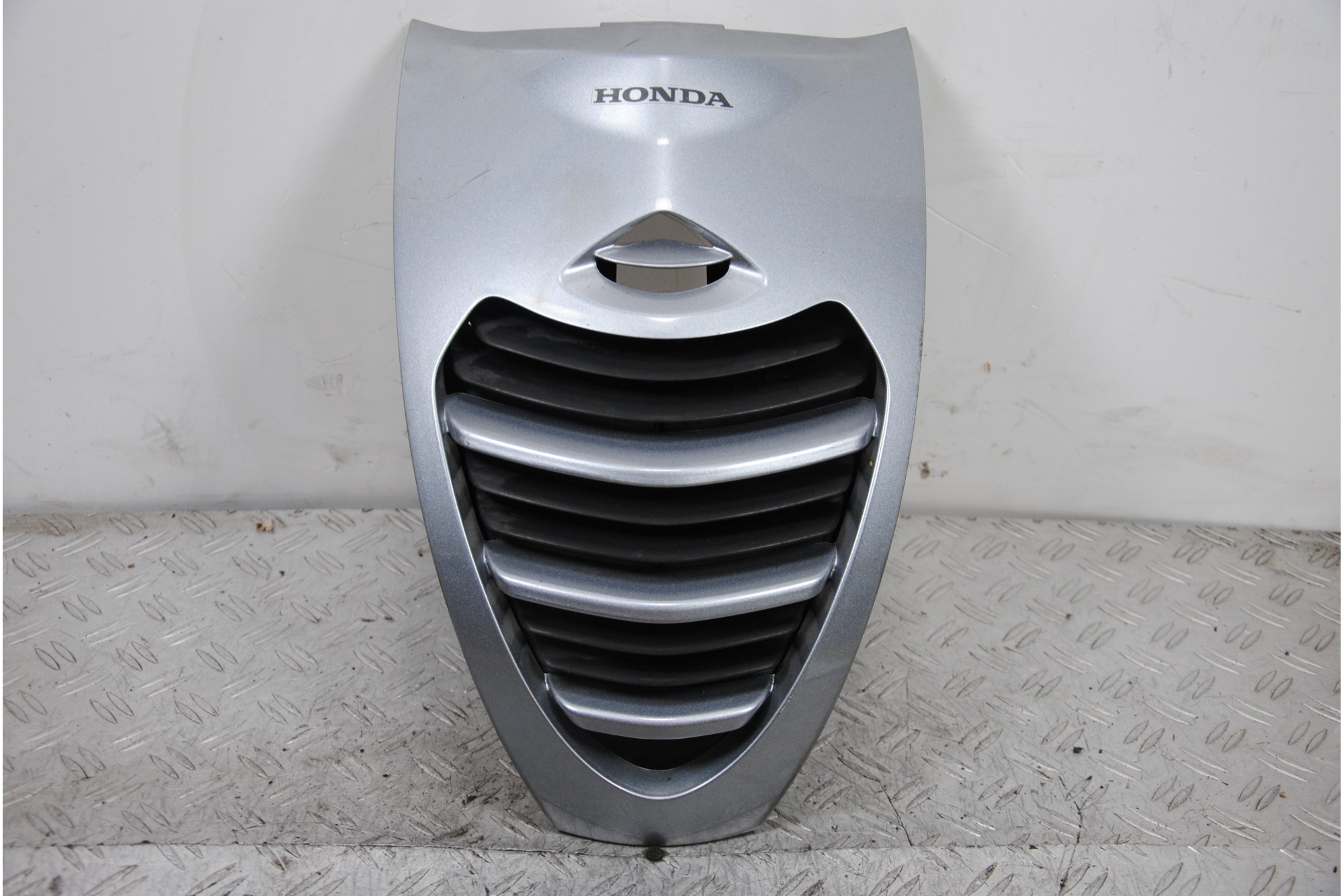 Carena Scudetto Anteriore Honda PS 125 / 150 dal 2006 al 2012 COD : 64301-KTZ-D000  1685627037821