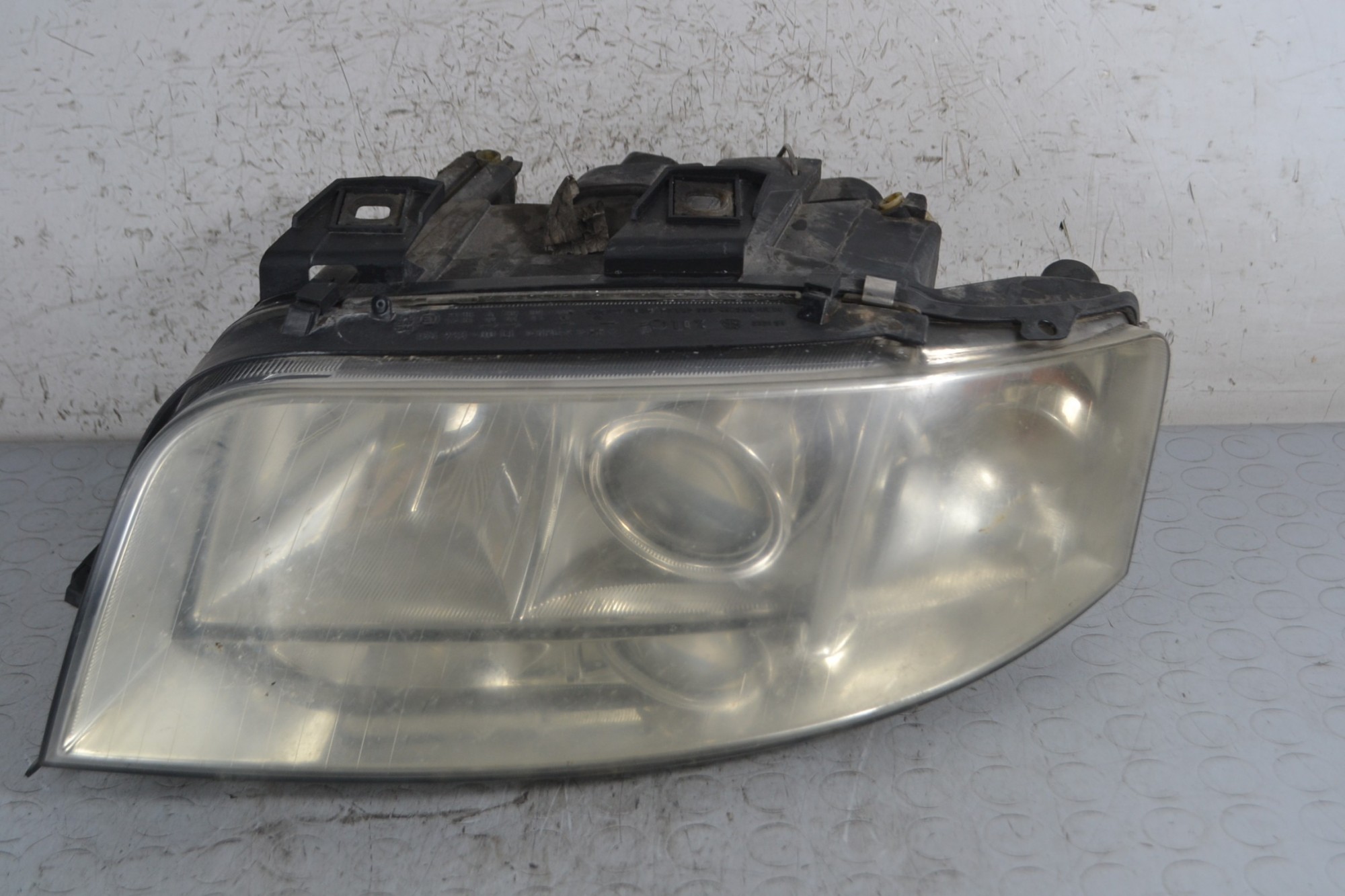 Faro Anteriore SX Xeno Audi A6 C5 Avant dal 1998 al 2004 Cod 153813-01  1686127139602