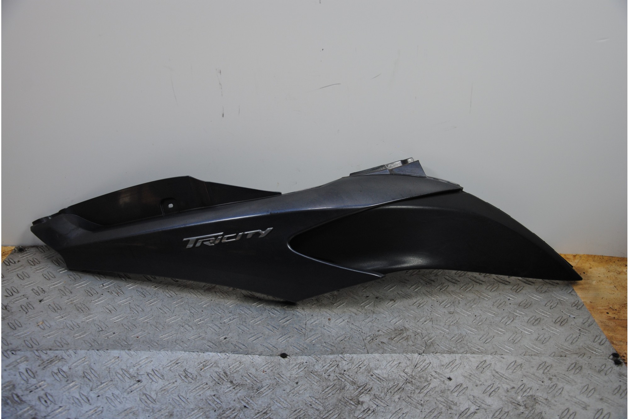 Carena Fianchetto Posteriore Destro Yamaha Tricity 125 dal 2014 al 2020  1687446426022