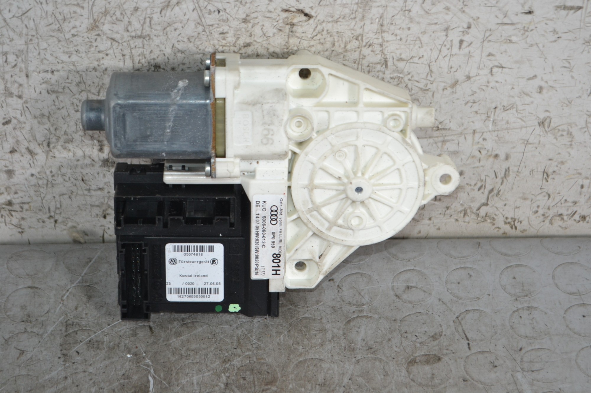 Motorino Alzacristalli Anteriore DX Audi A3 8P dal 2003 al 2012 Cod 8p0959801h  1688372426780