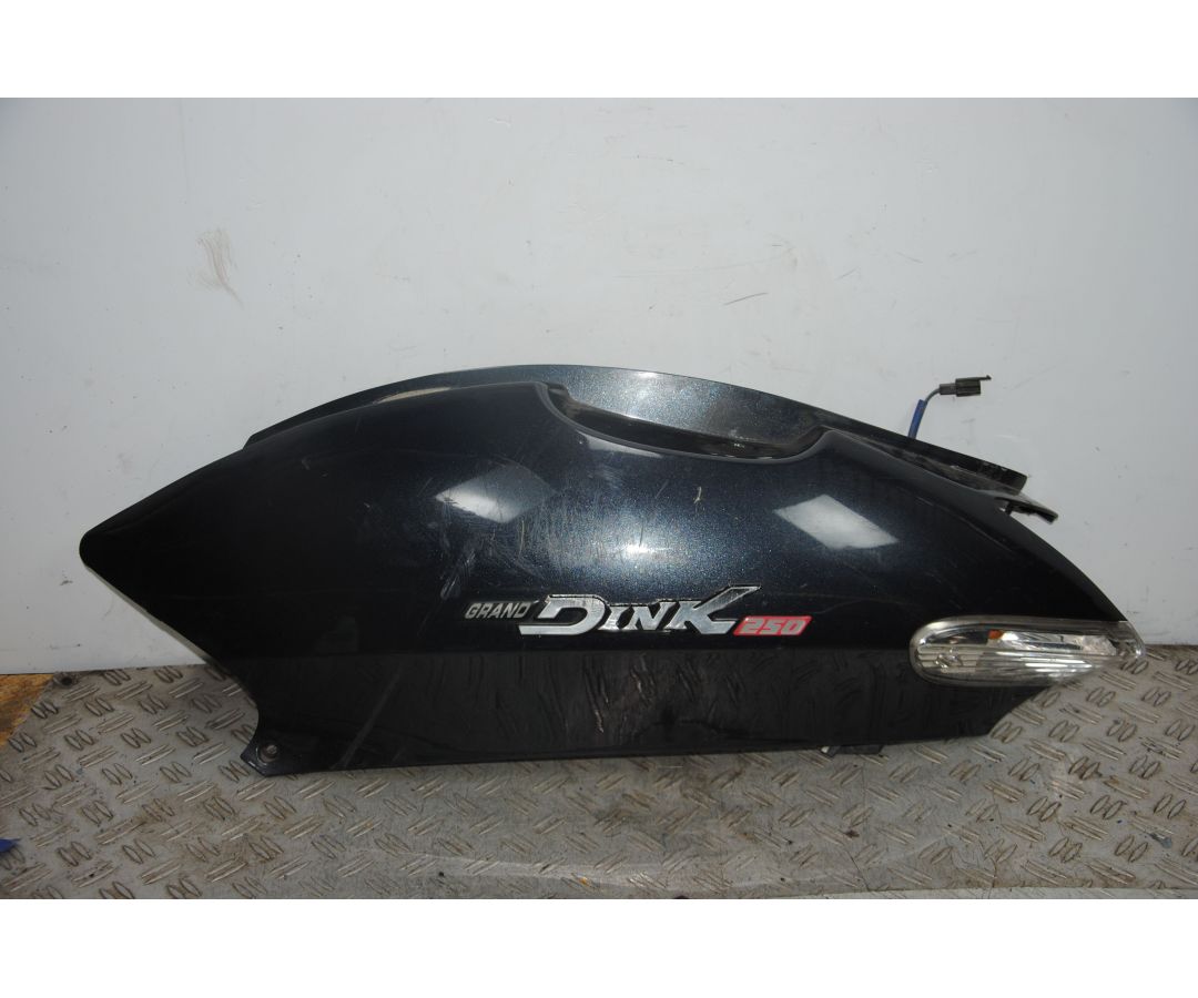 Carena Fianchetto Laterale Sinistro Kymco Grand Dink 250 dal 2000 al 2006  1691391395579