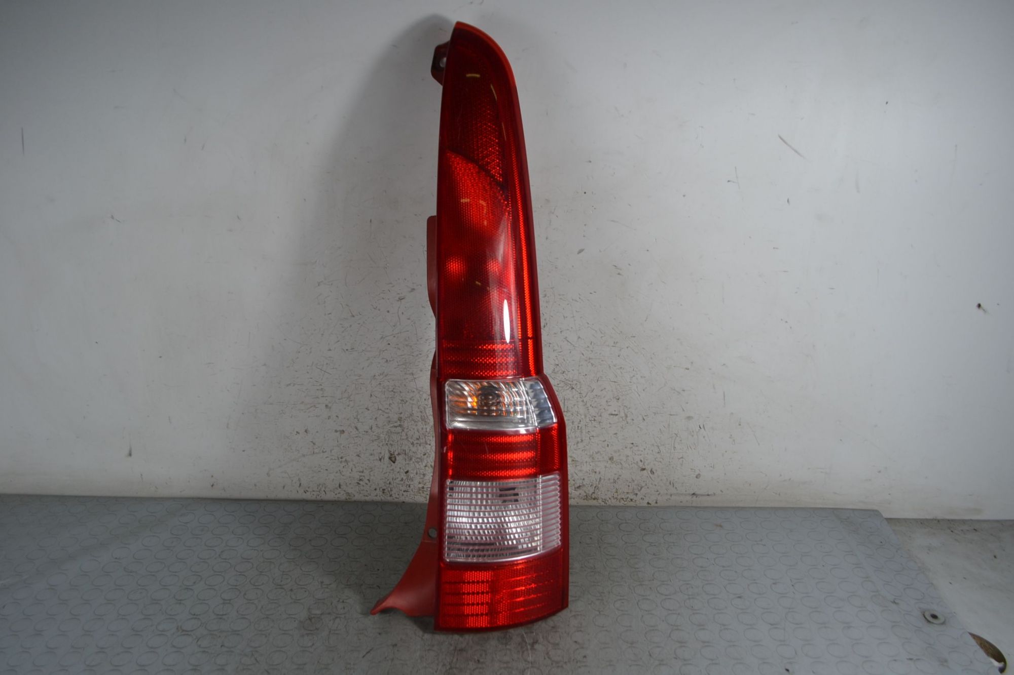 Fanale stop posteriore DX Fiat Panda 169 Dal 2003 al 2012 bordo rosso  1694616791071