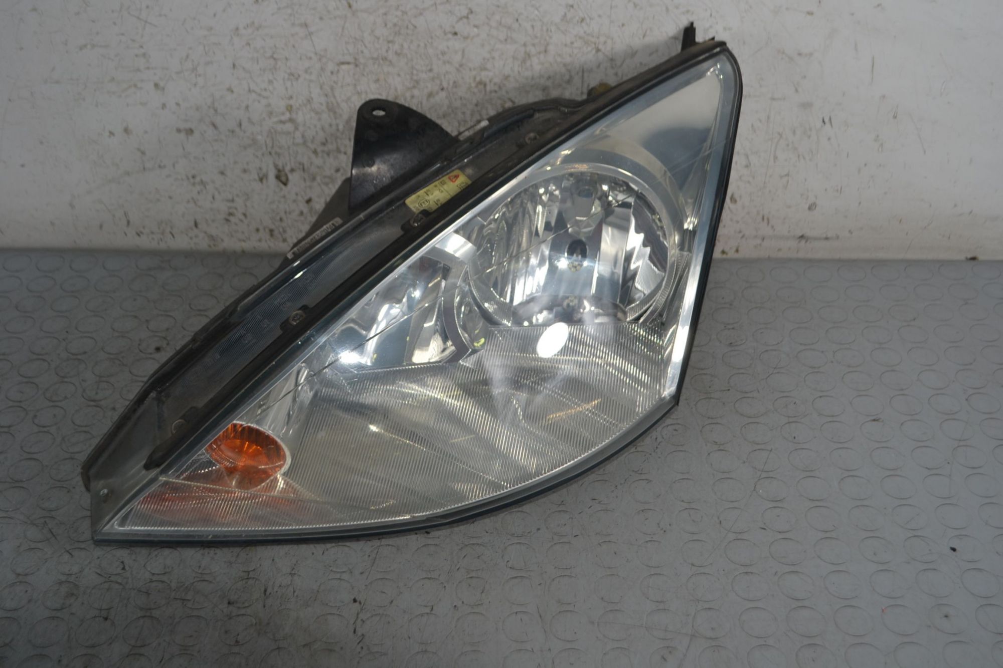 Faro Anteriore SX Ford Focus I dal 2001 al 2005  1694773788211