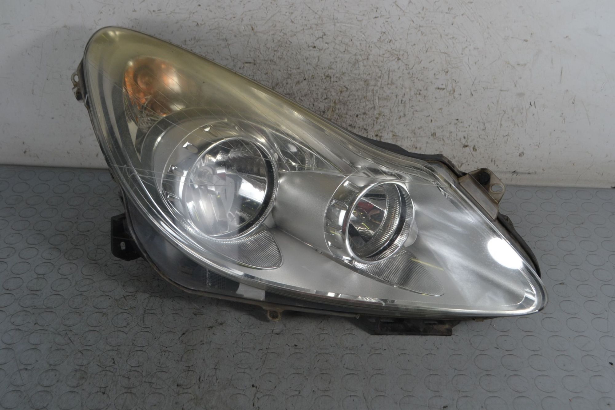 Faro Anteriore DX Opel Corsa D dal 2006 al 2010 Cod 13186382  1694774237534