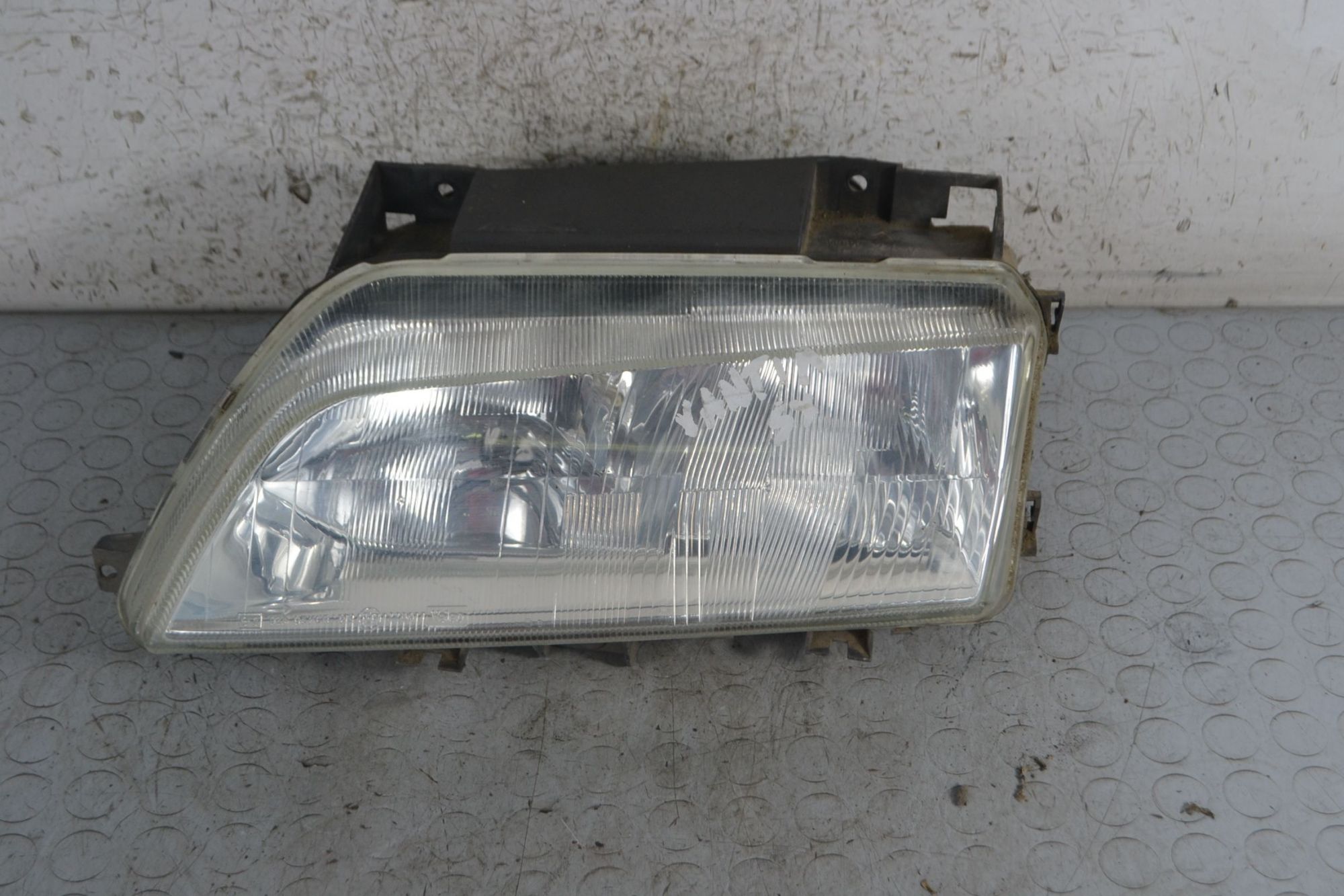 Faro Anteriore SX Citroen Xantia dal 1998 al 2002 Cod 6204R9  1695222912898