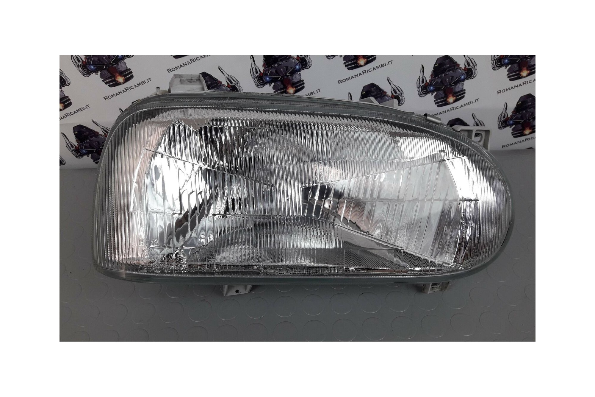 Faro anteriore DX Volkswagen Golf III dal 1991 al 1999 cod 084411111R  2411111114018