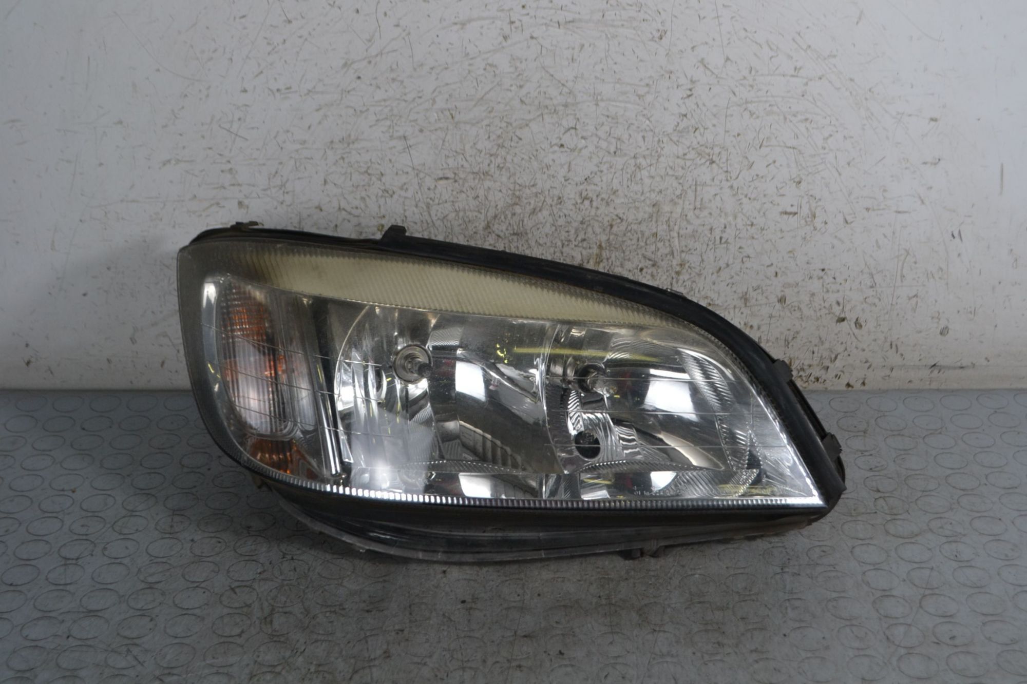 Faro Anteriore DX Opel Zafira A dal 1999 al 2005 Cod 90582022  1695738124600