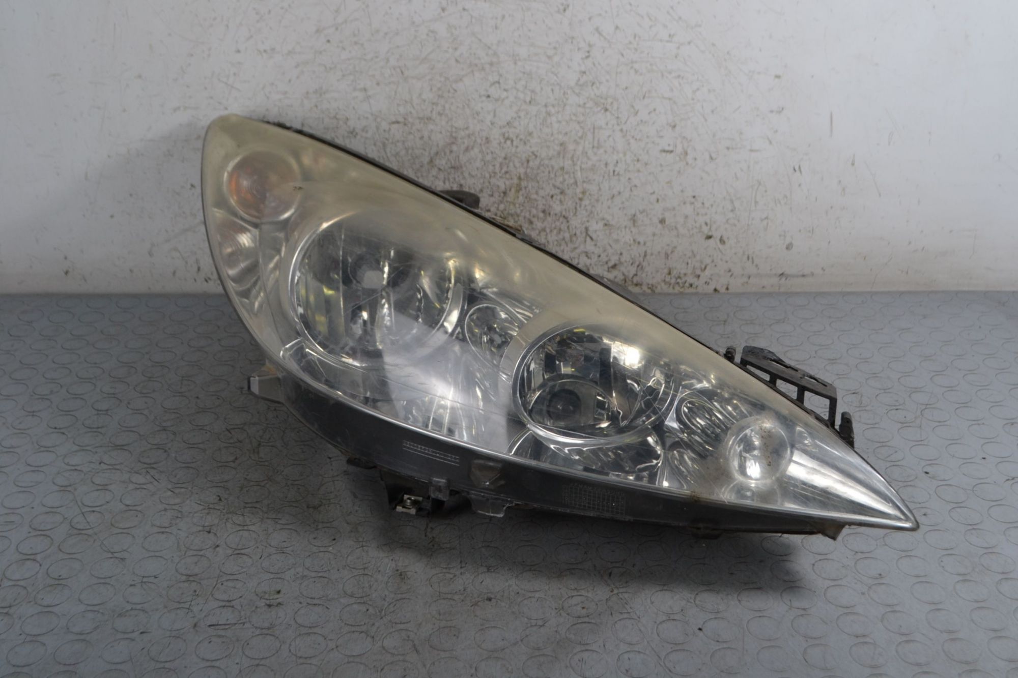 Faro Anteriore DX Peugeot 207 dal 2006 al 2015  1695971233664