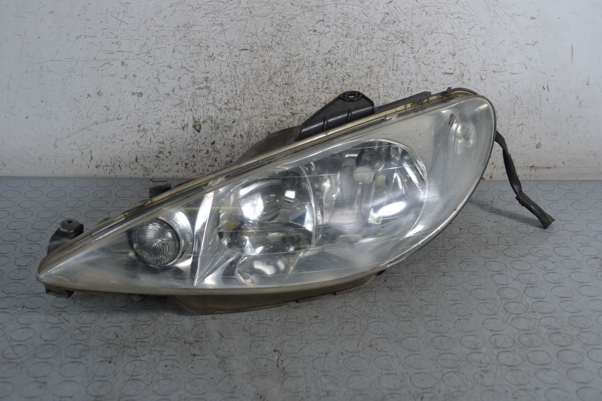 Faro Anteriore SX Peugeot 206 dal 1998 al 2009 Cod 6204S9  1696321267568