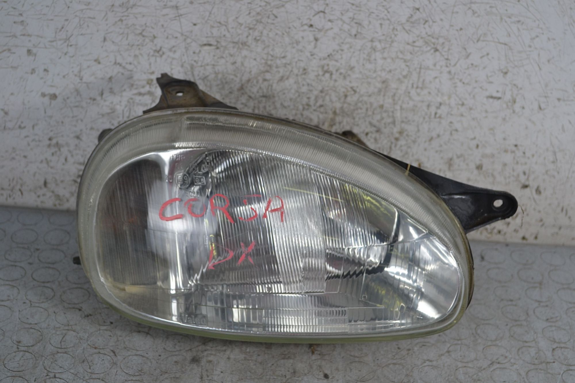 Faro anteriore DX Opel Corsa B Dal 1993 al 2000 Cod 90444787  1696408280923