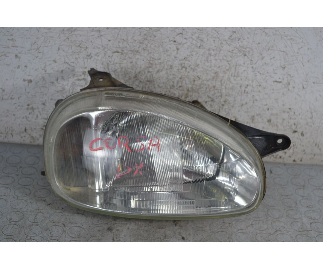 Faro anteriore DX Opel Corsa B Dal 1993 al 2000 Cod 90444787  1696408280923