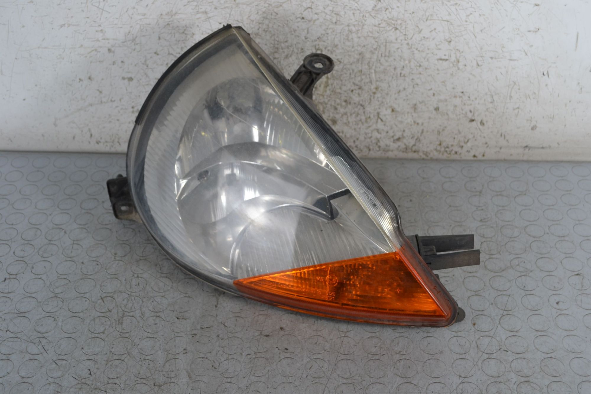 Faro Anteriore DX Ford KA I dal 1996 al 2008 Cod 1079423  1696413803711